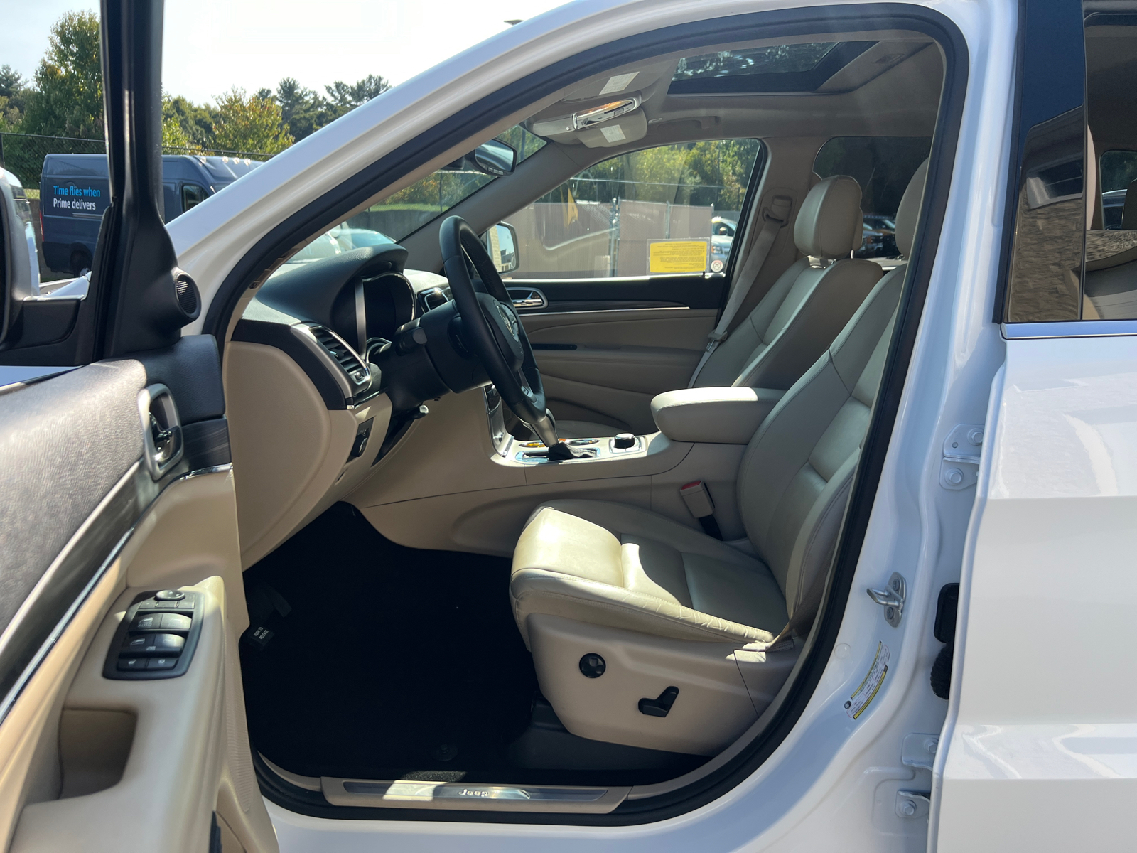 2019 Jeep Grand Cherokee Limited 32