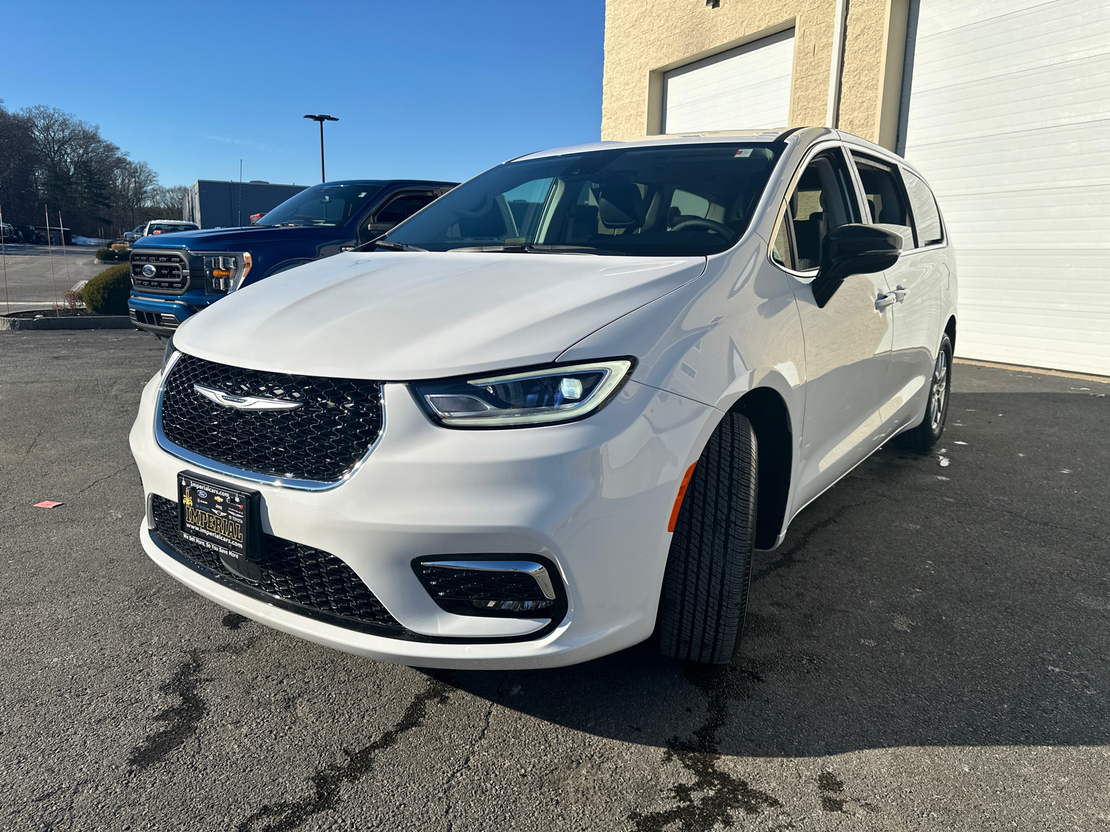 2024 Chrysler Pacifica Touring L 4