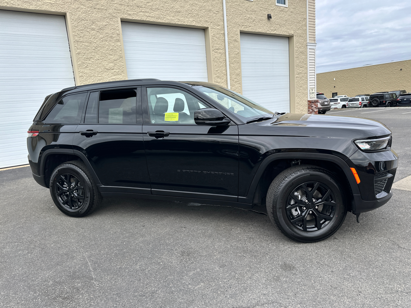 2024 Jeep Grand Cherokee Altitude X 11