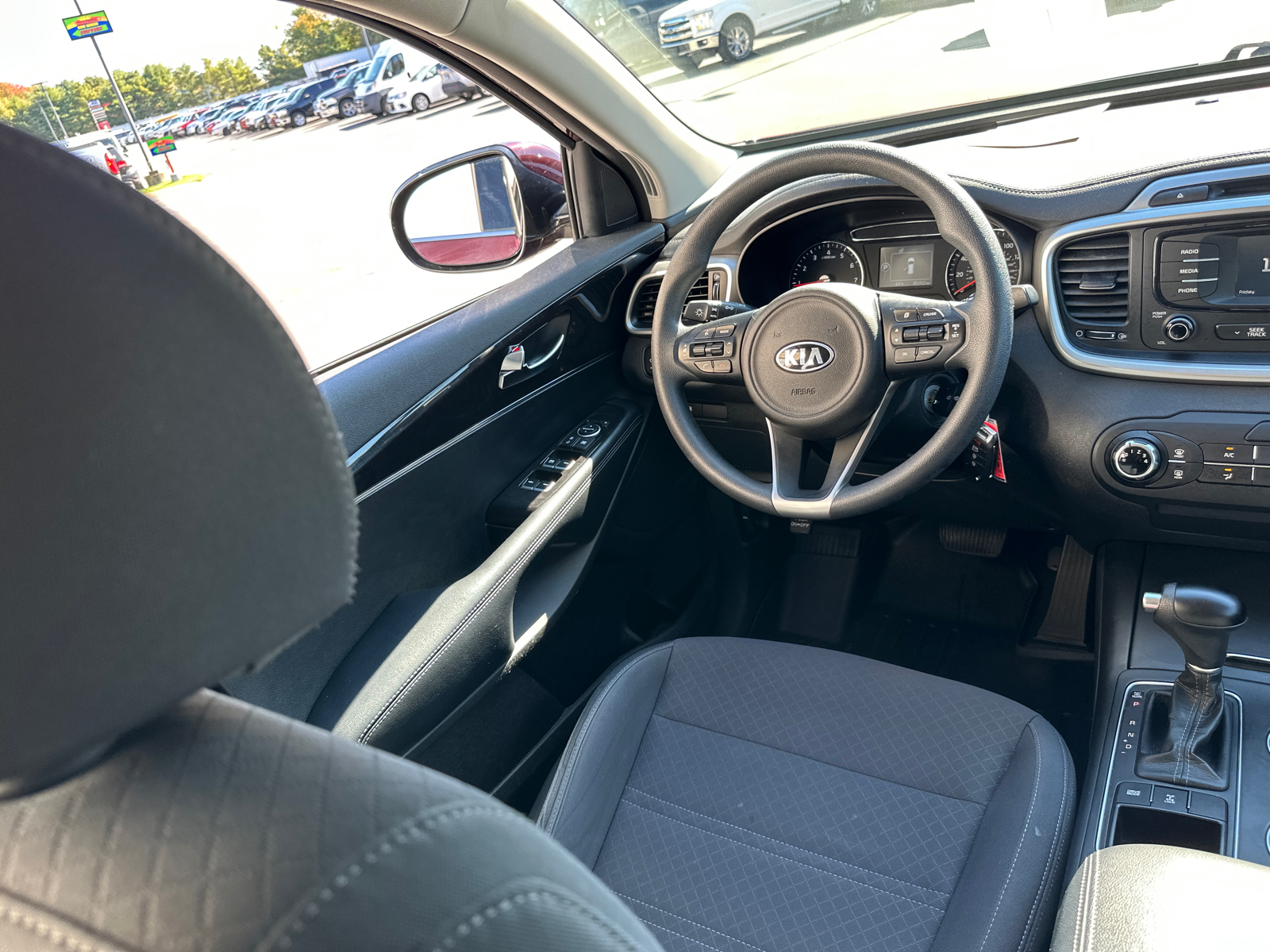 2018 Kia Sorento LX 16