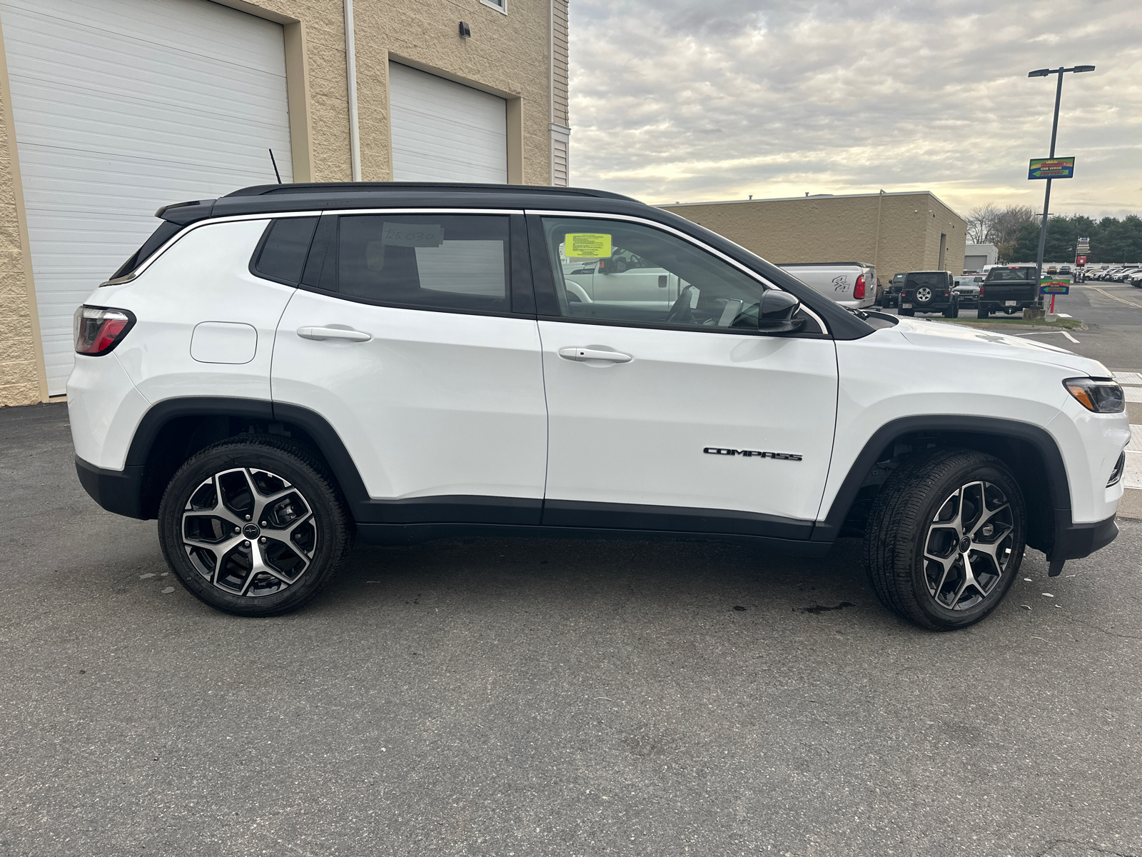 2025 Jeep Compass Limited 12