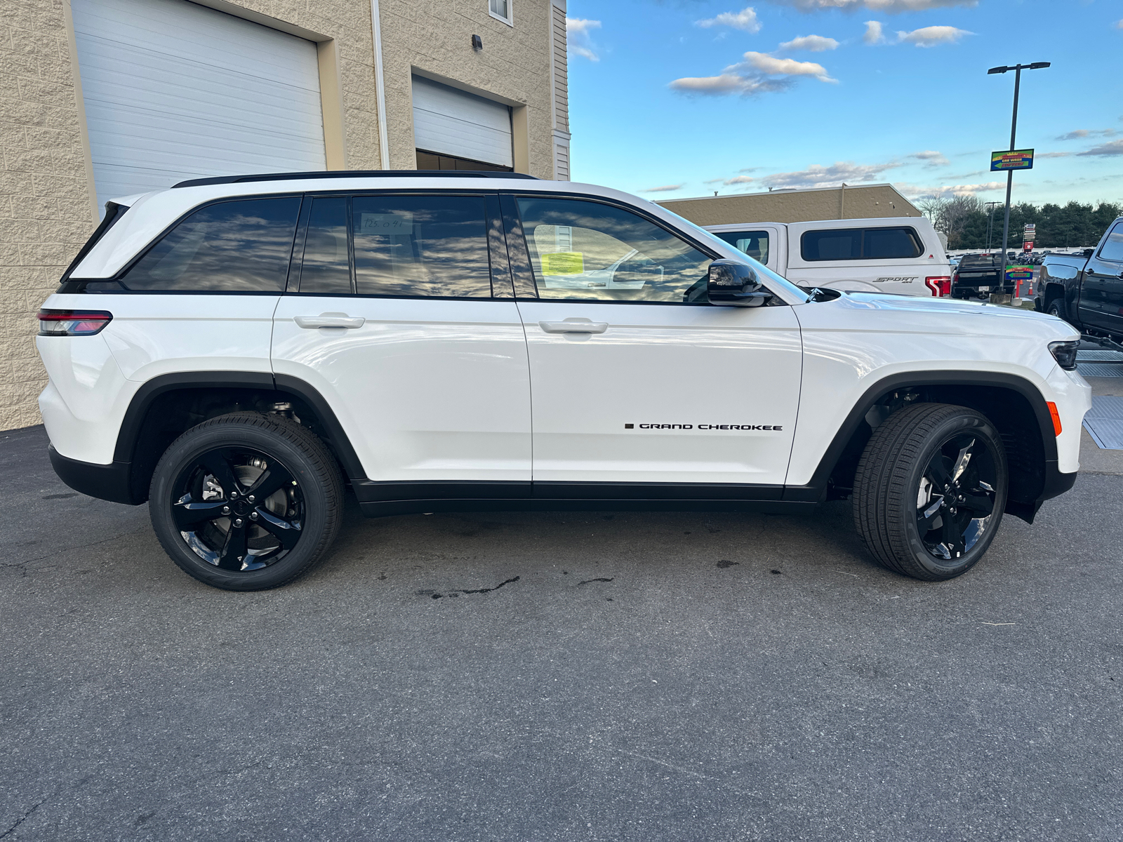 2025 Jeep Grand Cherokee Limited 12