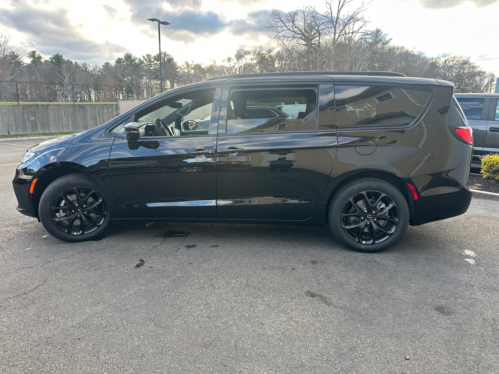 2025 Chrysler Pacifica Limited 5