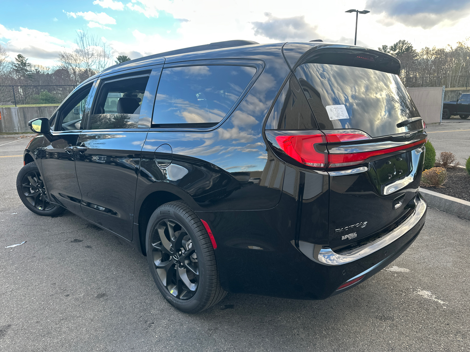 2025 Chrysler Pacifica Limited 8