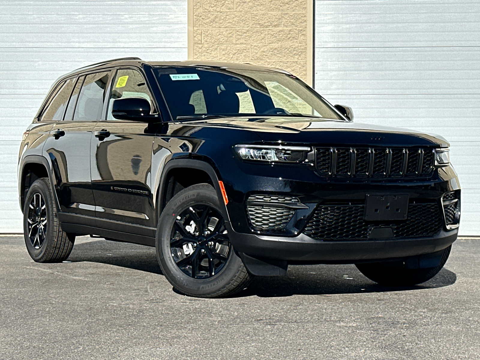 2025 Jeep Grand Cherokee Altitude X 1