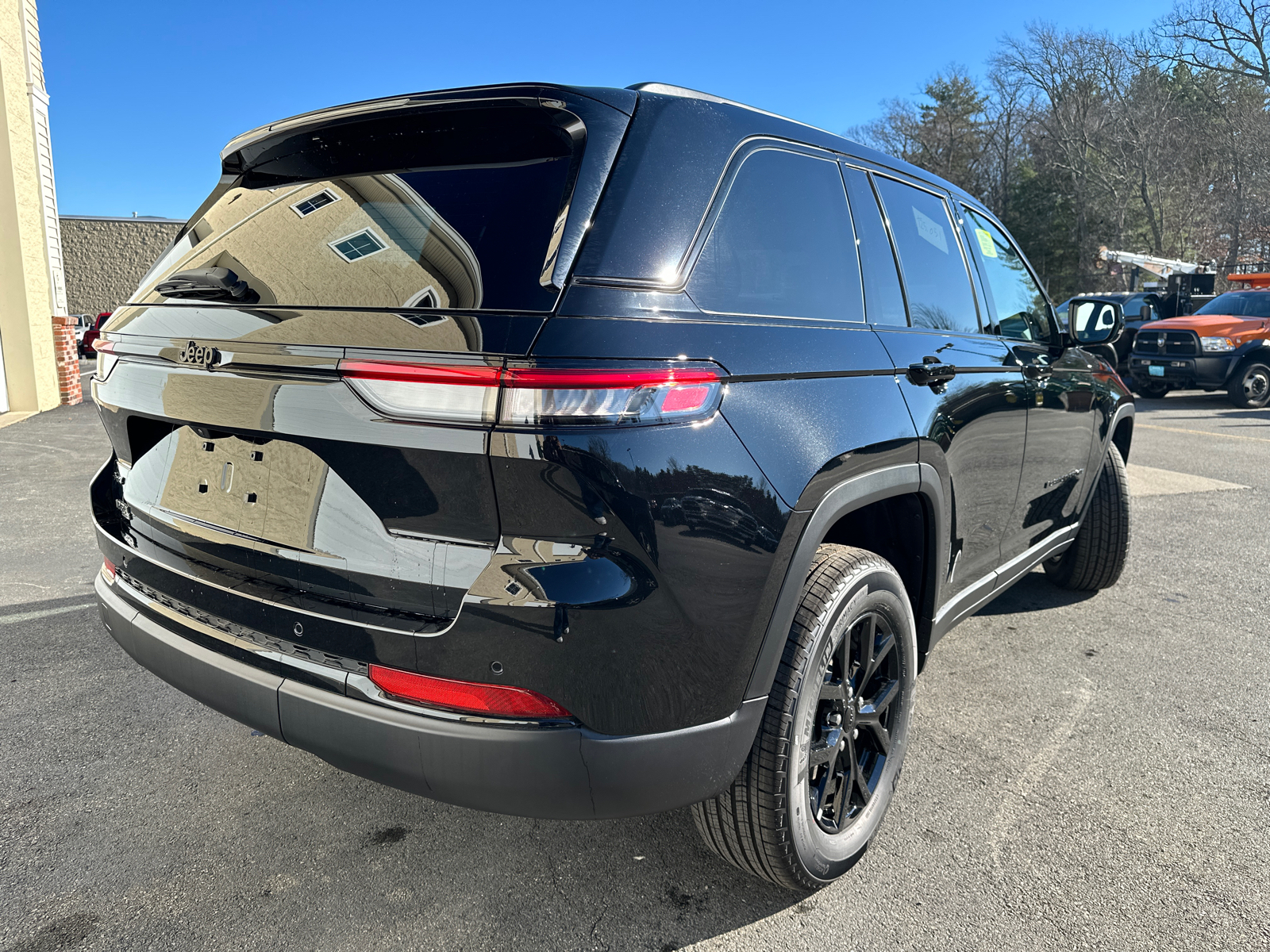 2025 Jeep Grand Cherokee Altitude X 10