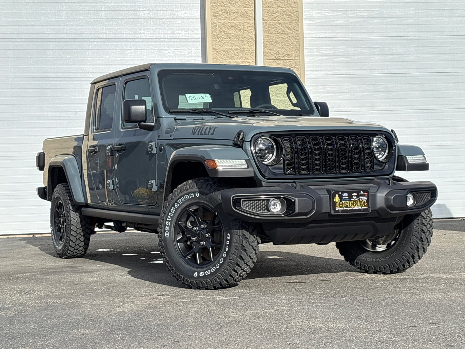 2025 Jeep Gladiator  2