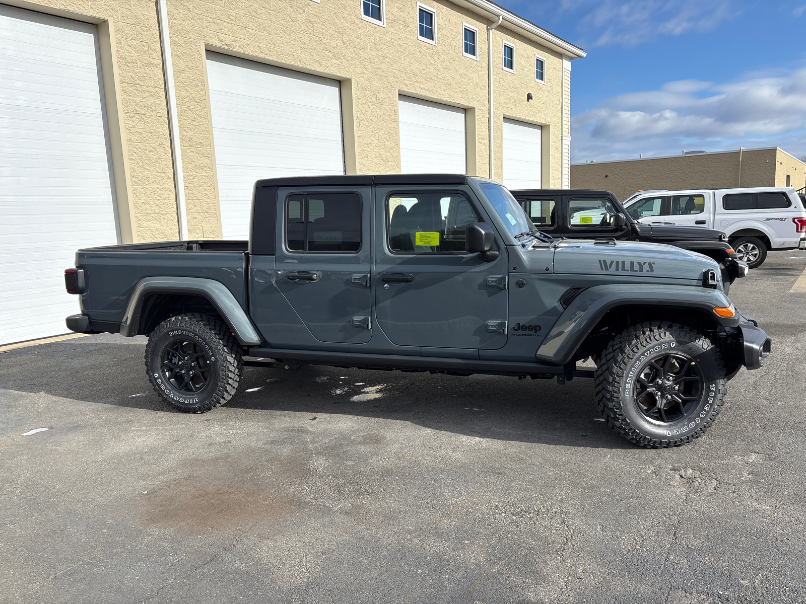 2025 Jeep Gladiator  12