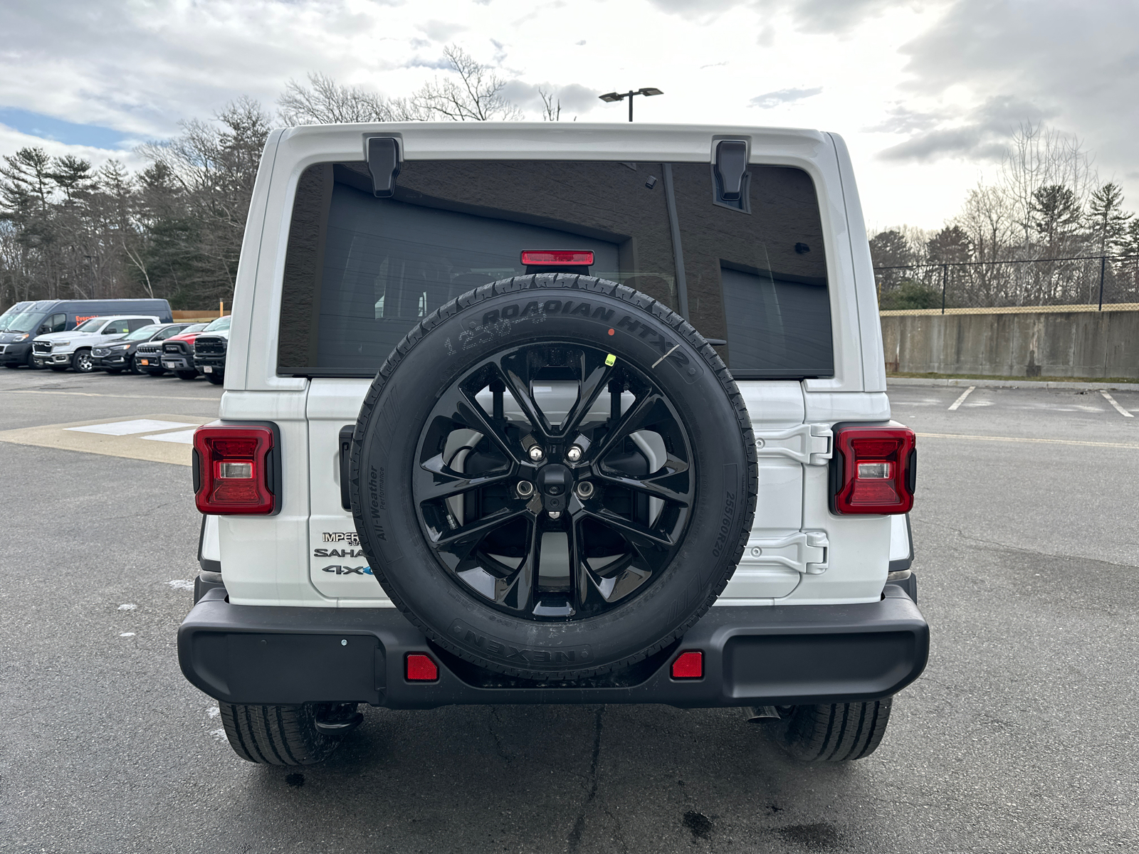 2025 Jeep Wrangler Sahara 4xe 8