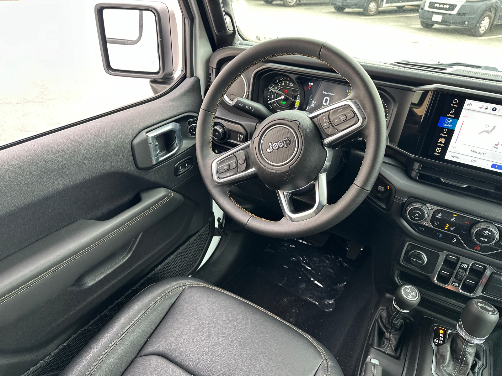 2025 Jeep Wrangler Sahara 4xe 16