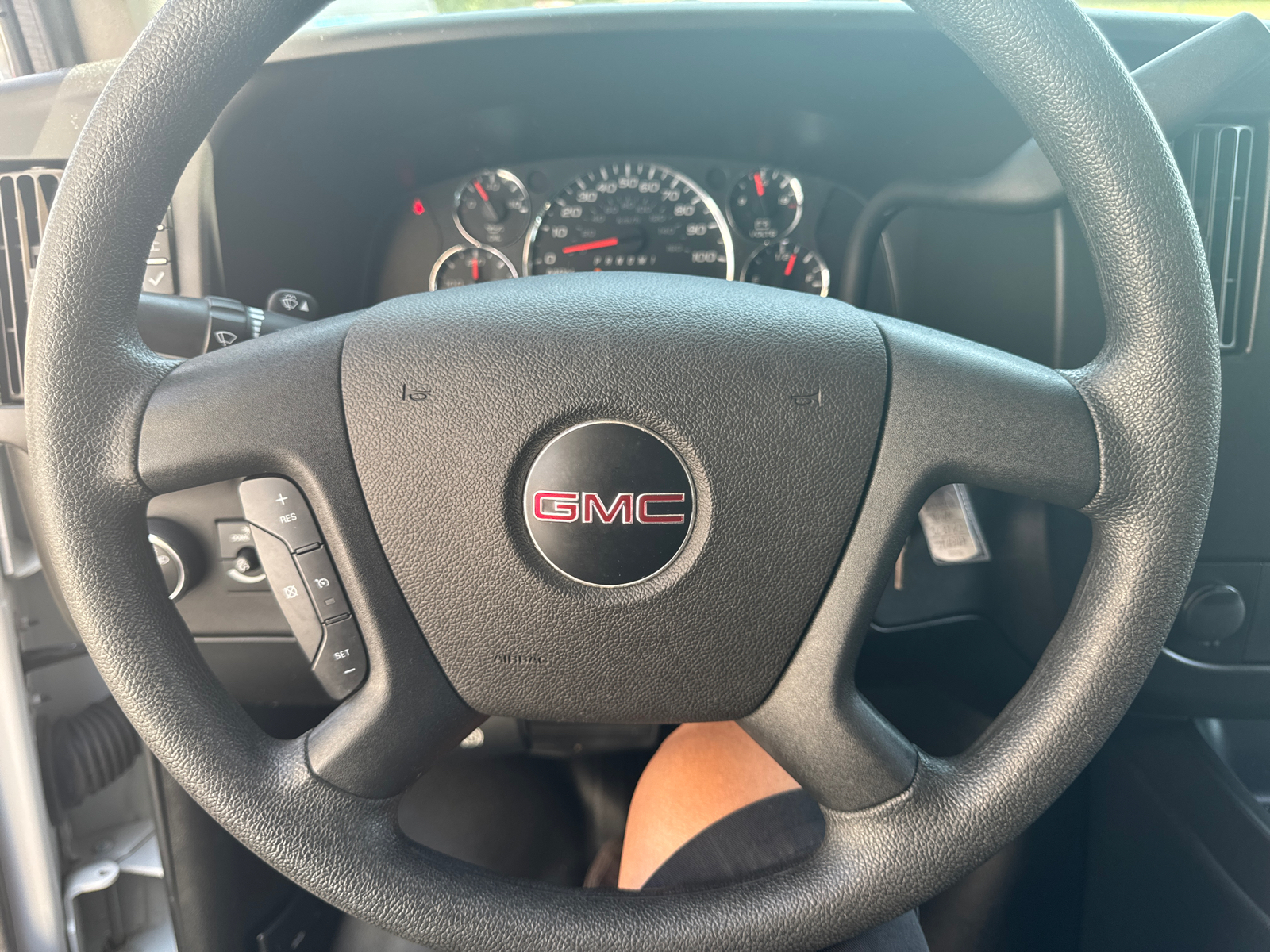 2021 GMC Savana 2500 Work Van 21