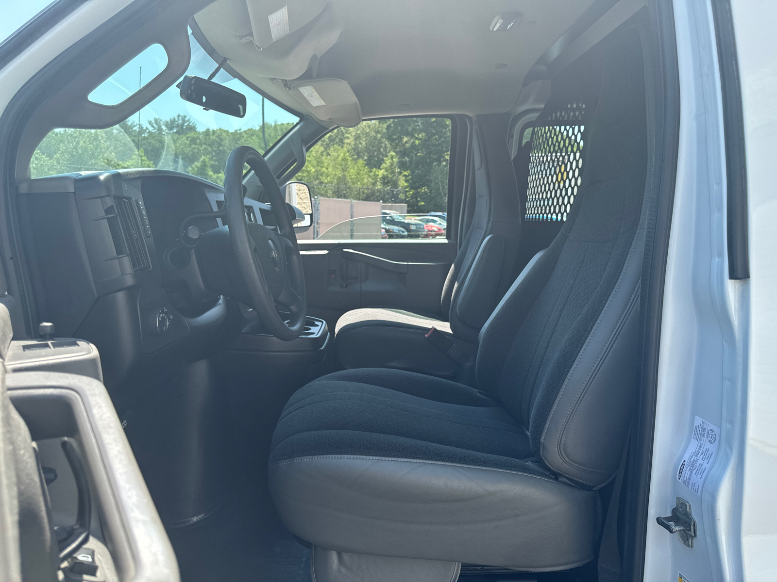 2021 GMC Savana 2500 Work Van 28