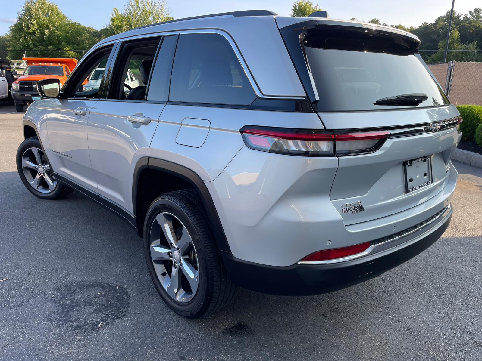 2022 Jeep Grand Cherokee Limited 8