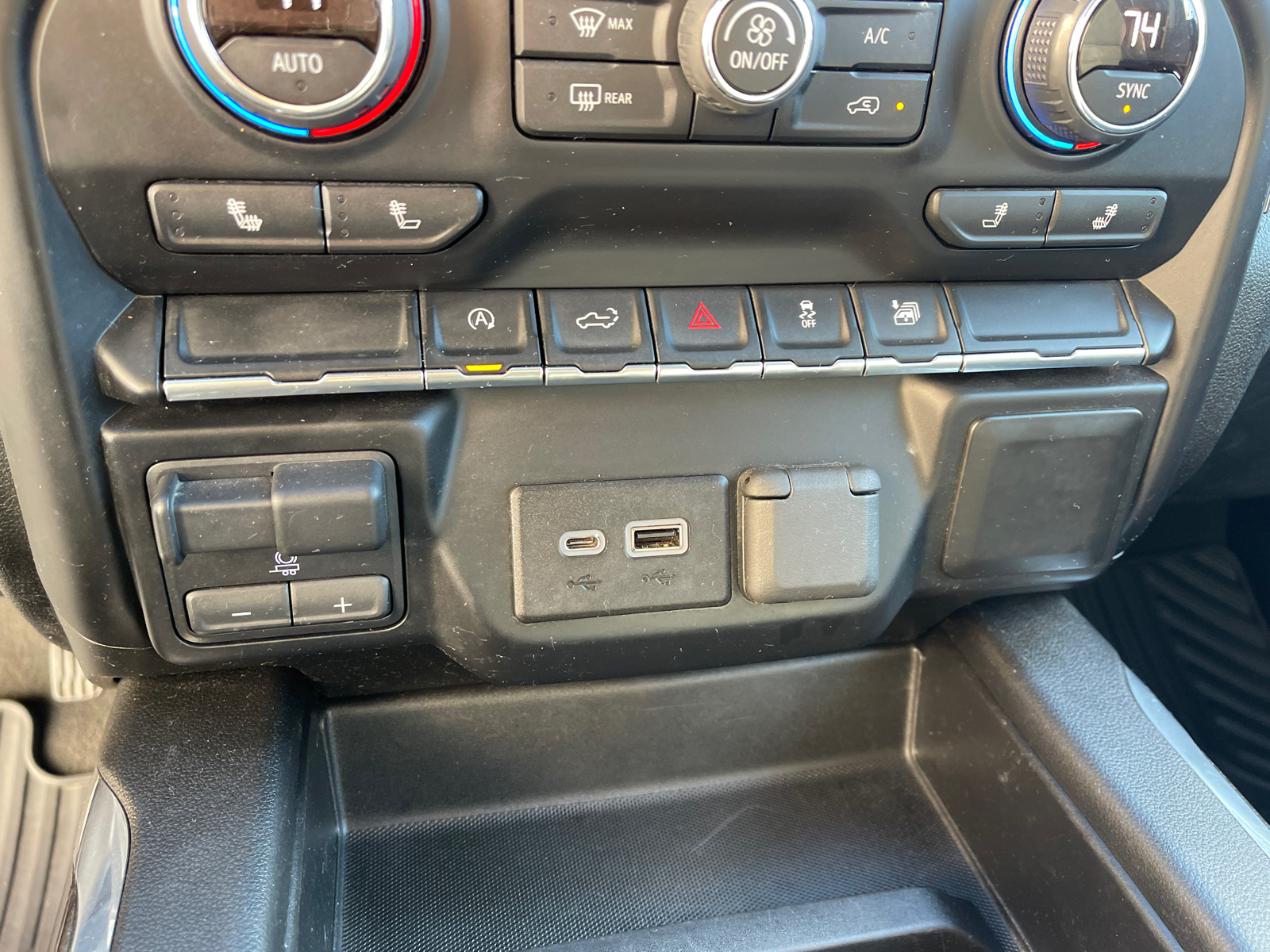 2019 Chevrolet Silverado 1500 RST 34
