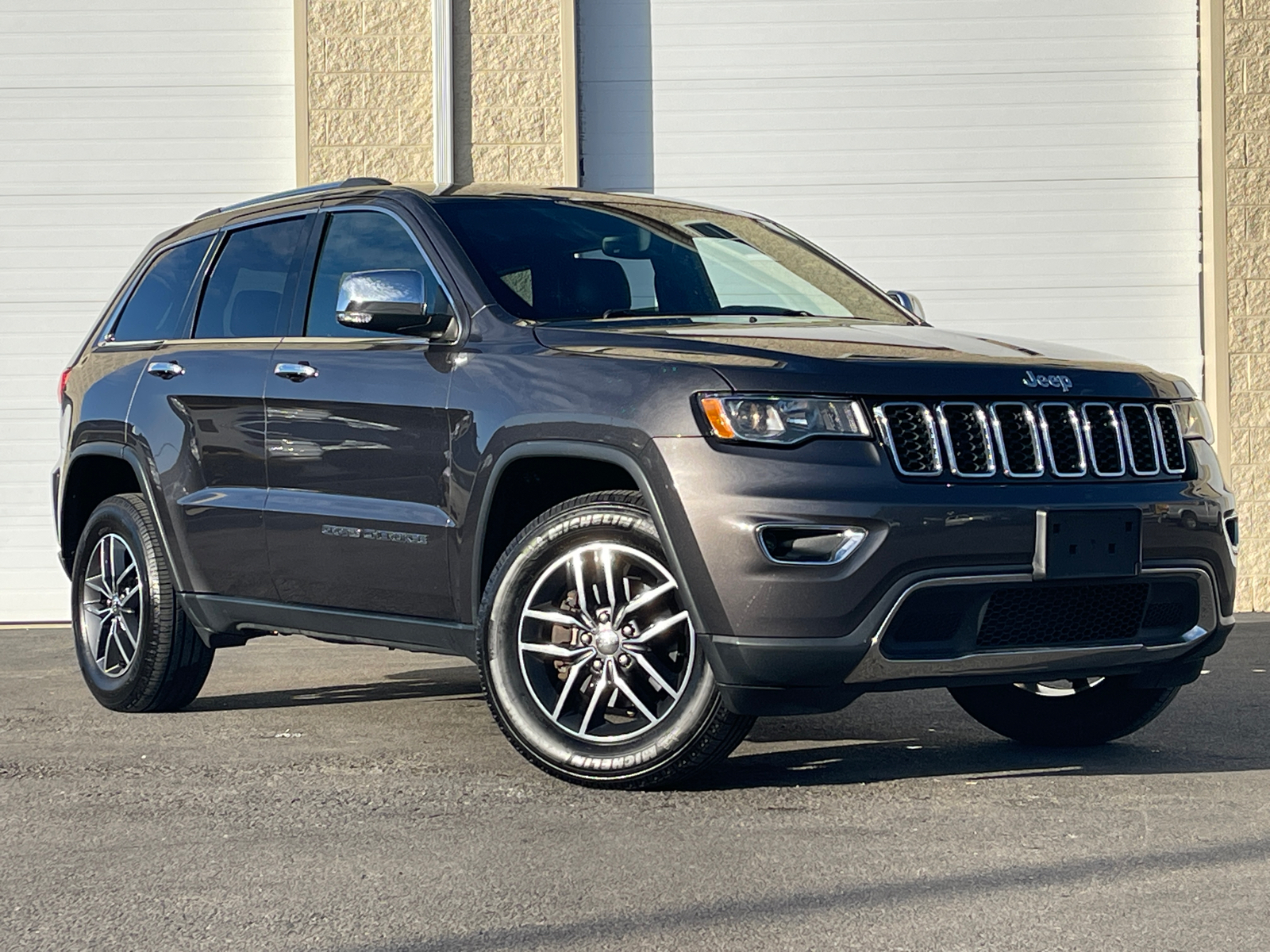 2017 Jeep Grand Cherokee Limited 1