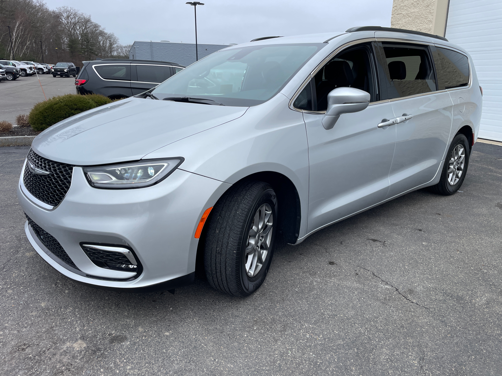 2022 Chrysler Pacifica Touring 4