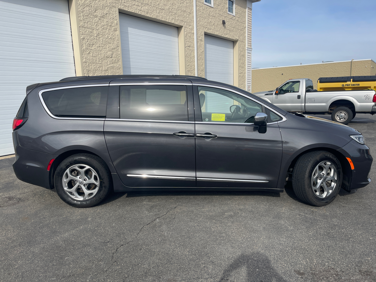 2022 Chrysler Pacifica Limited 15