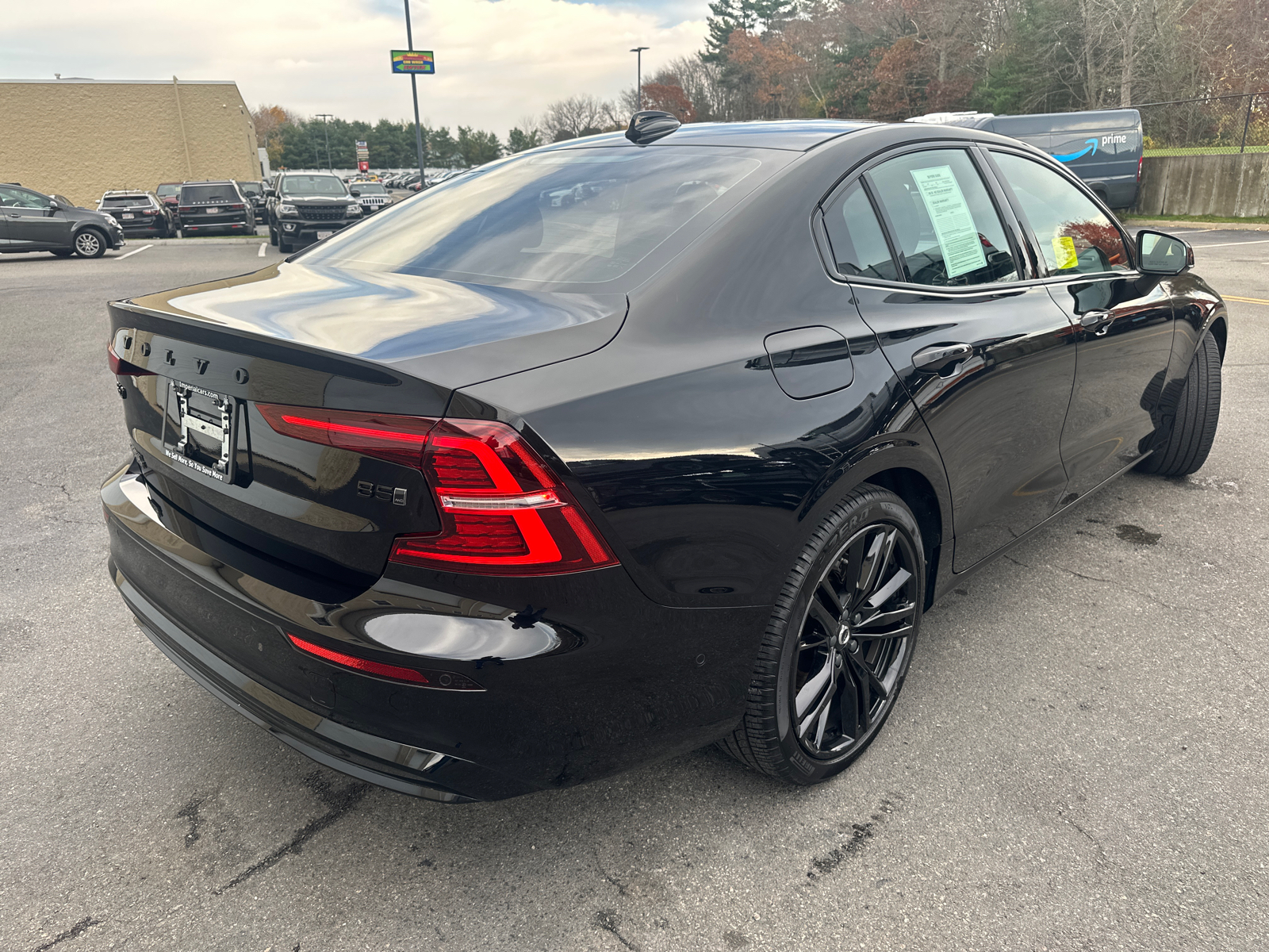 2024 Volvo S60 B5 Plus Black Edition 11