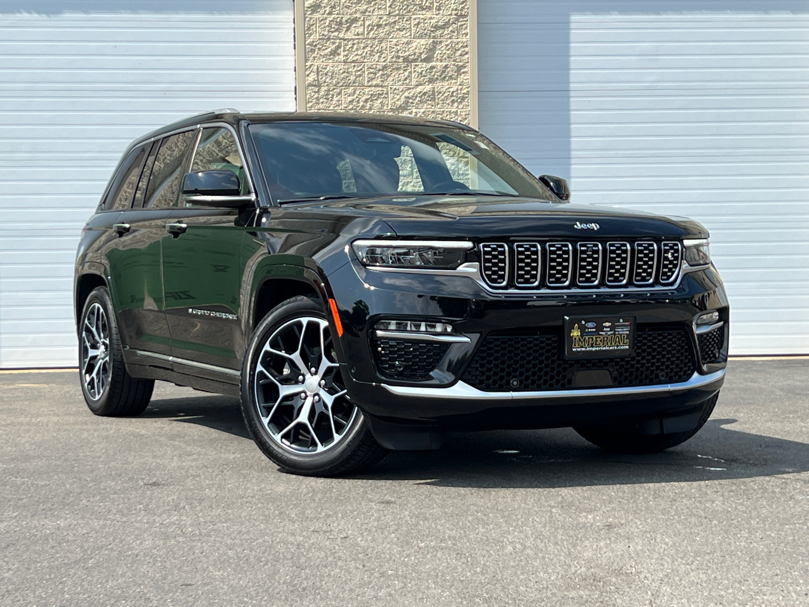 2023 Jeep Grand Cherokee Summit 1