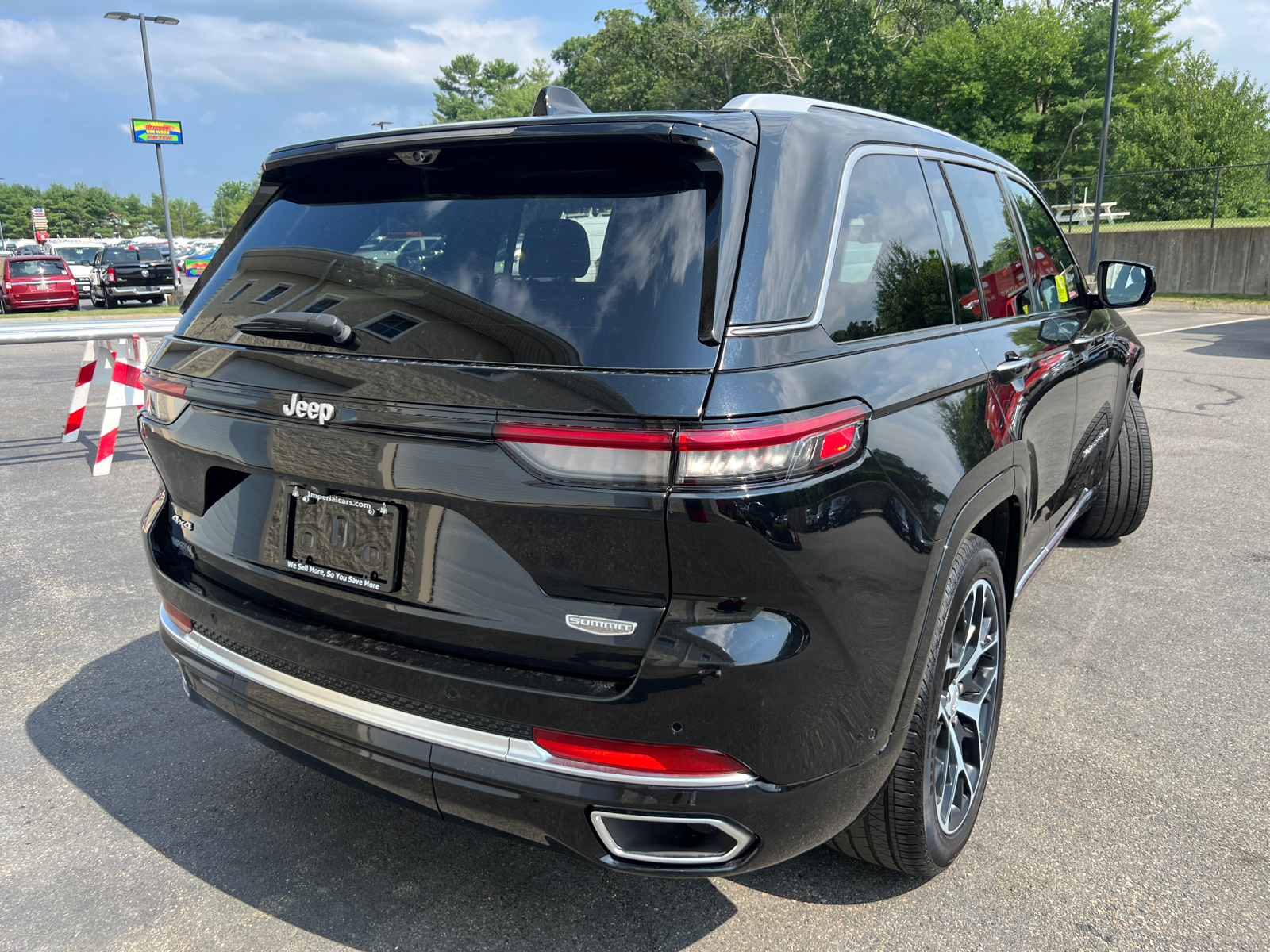 2023 Jeep Grand Cherokee Summit 10