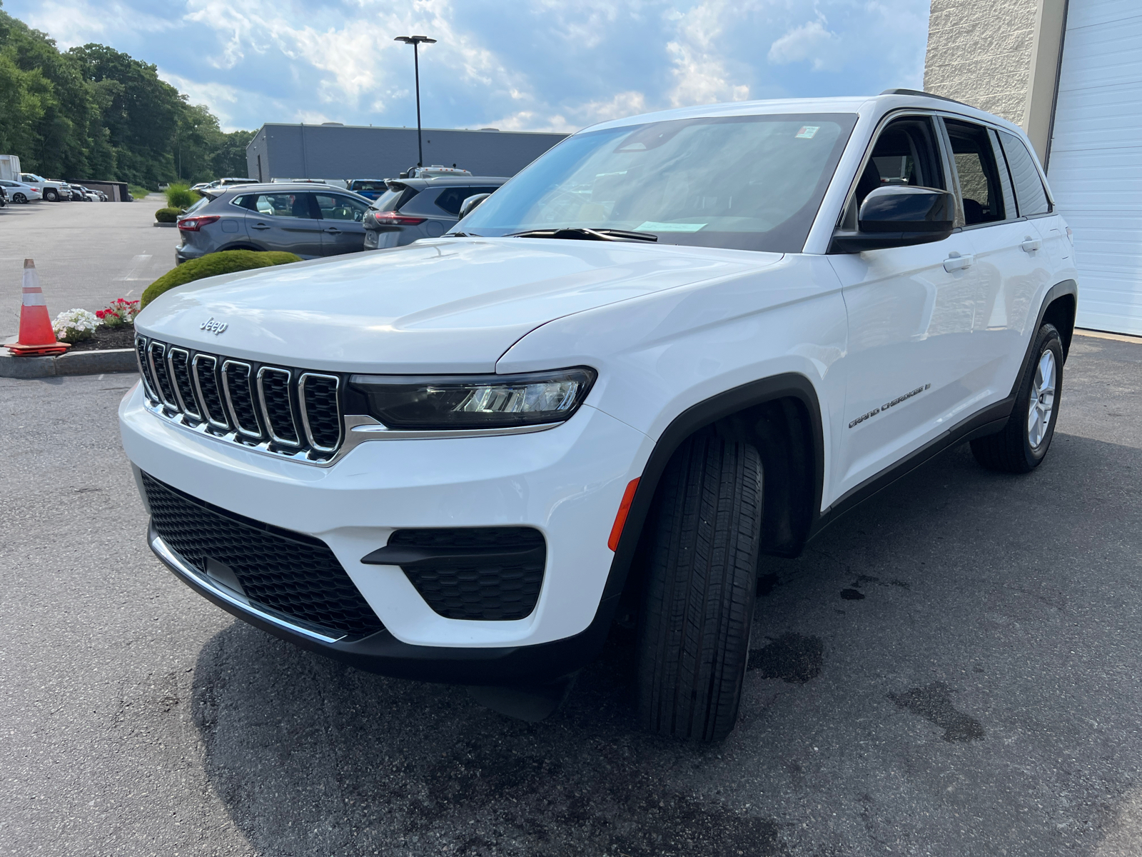 2023 Jeep Grand Cherokee Laredo 4