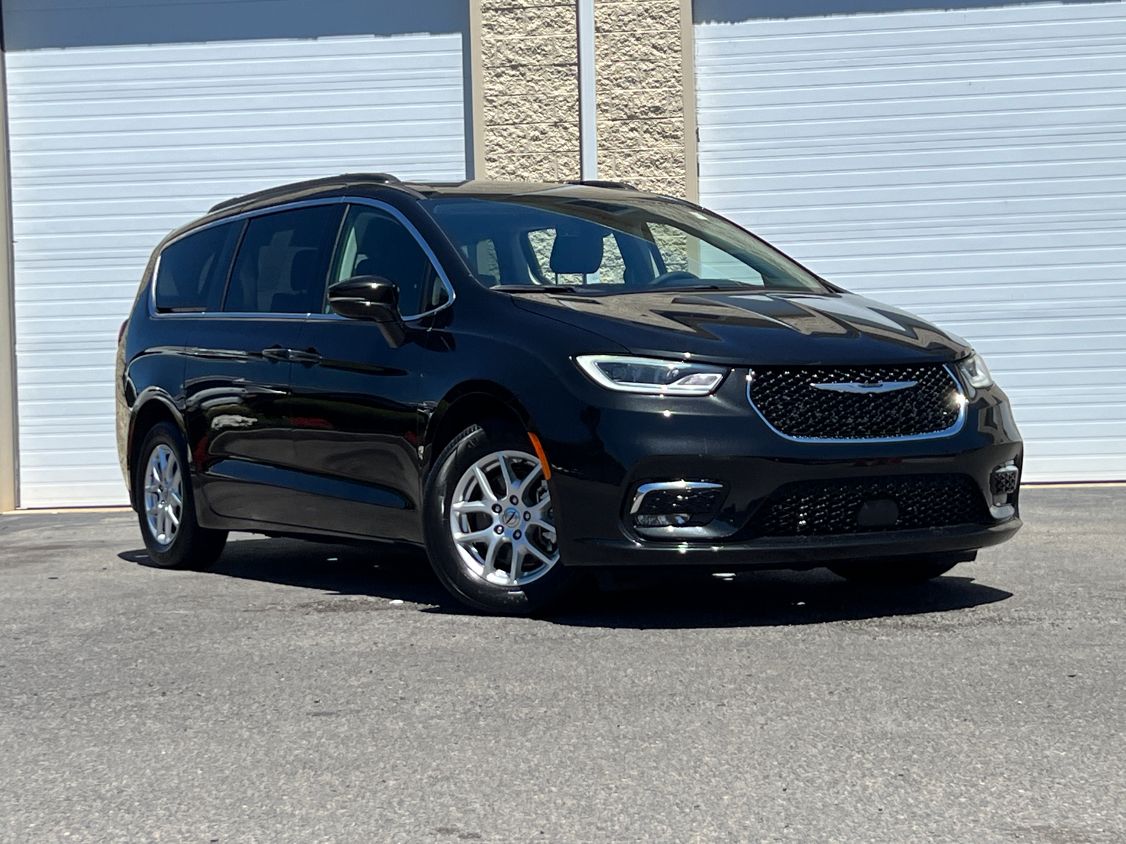 2022 Chrysler Pacifica Touring L 1