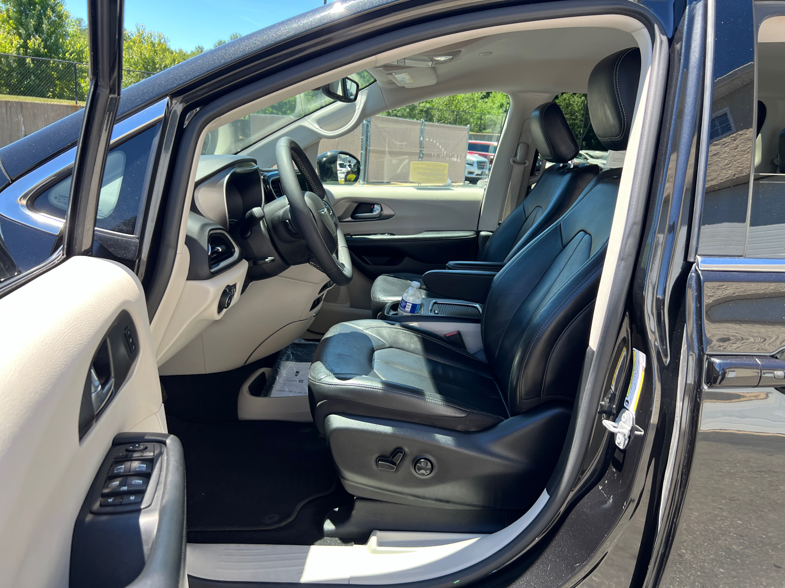 2022 Chrysler Pacifica Touring L 30