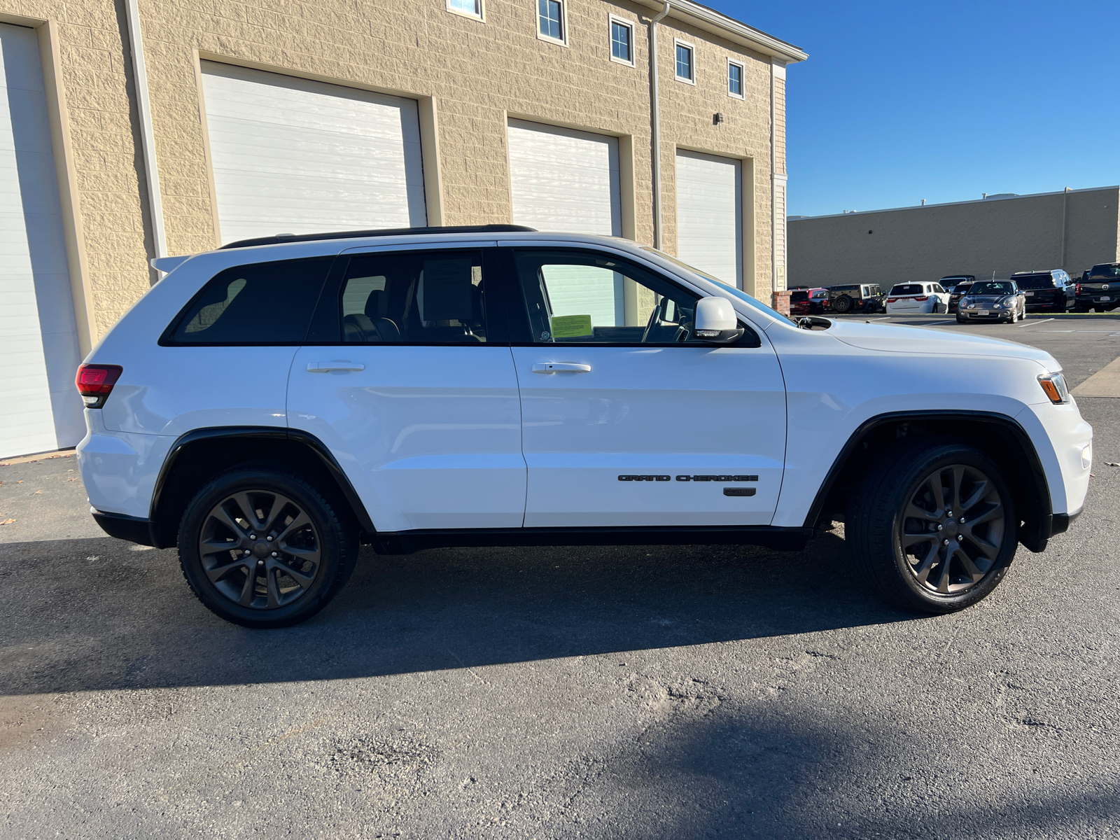 2016 Jeep Grand Cherokee Limited 11