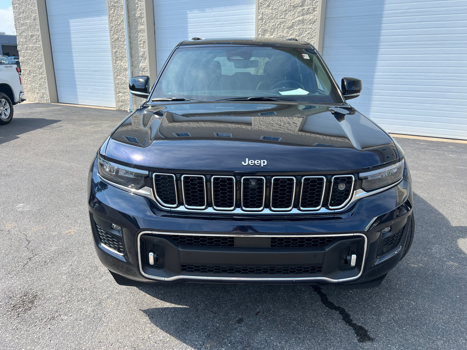 2023 Jeep Grand Cherokee Overland 3