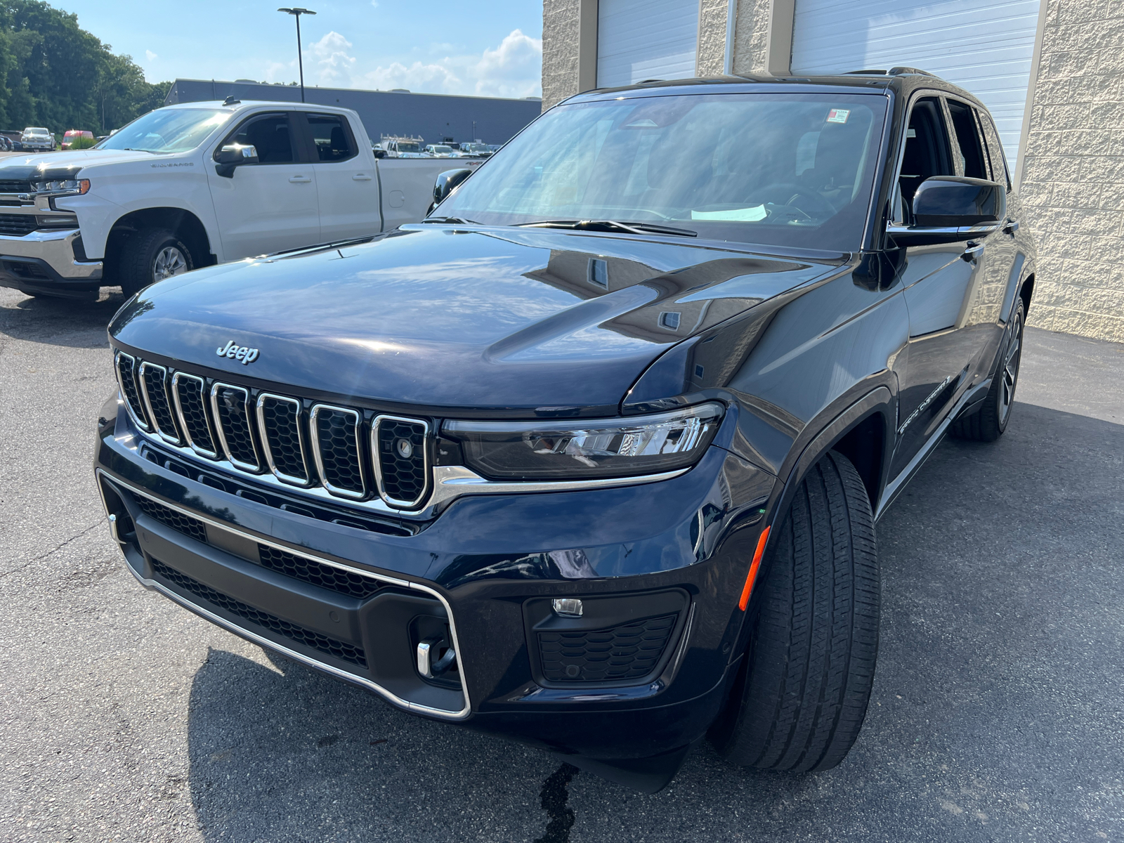 2023 Jeep Grand Cherokee Overland 4