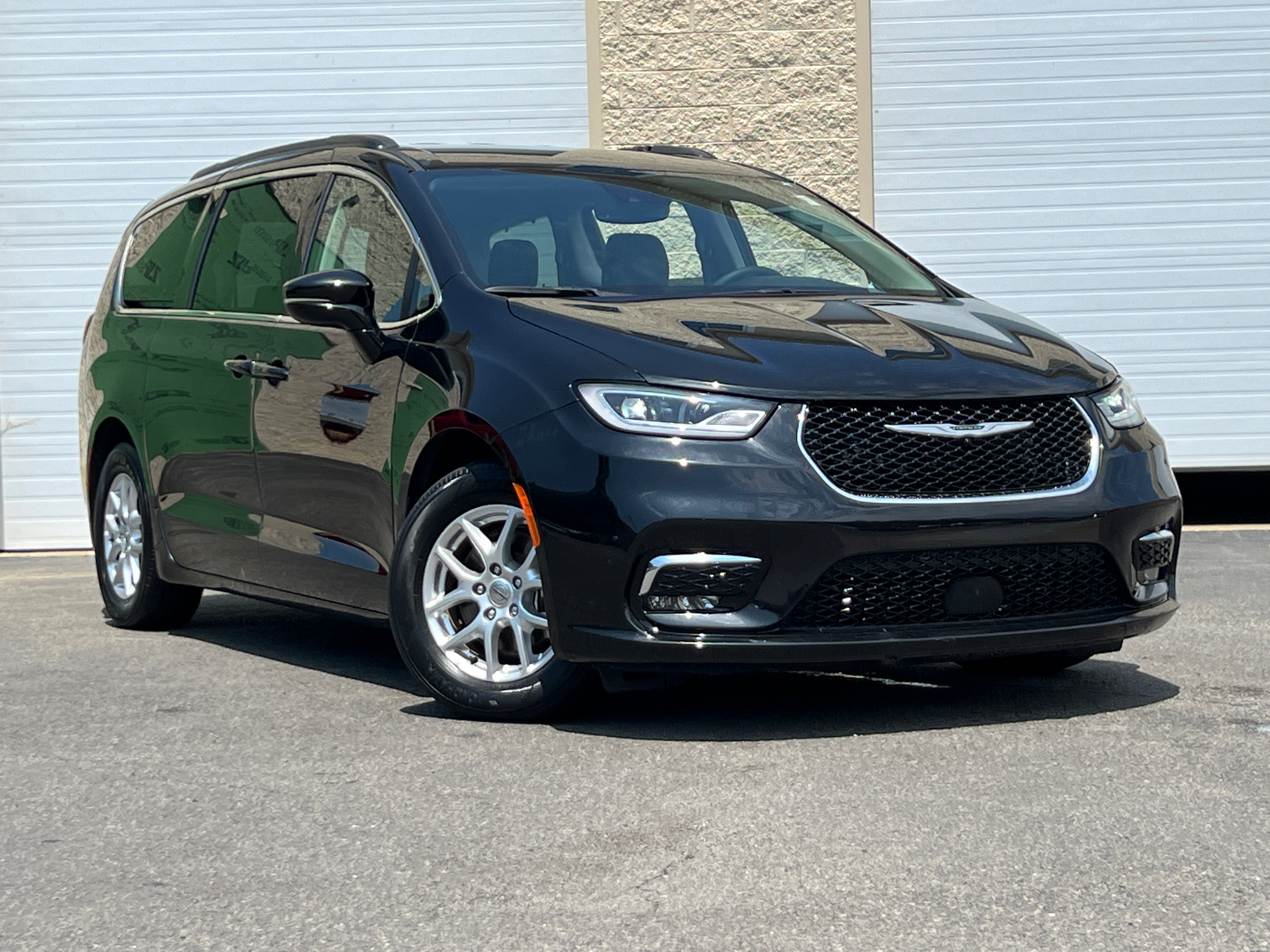 2022 Chrysler Pacifica Touring L 2