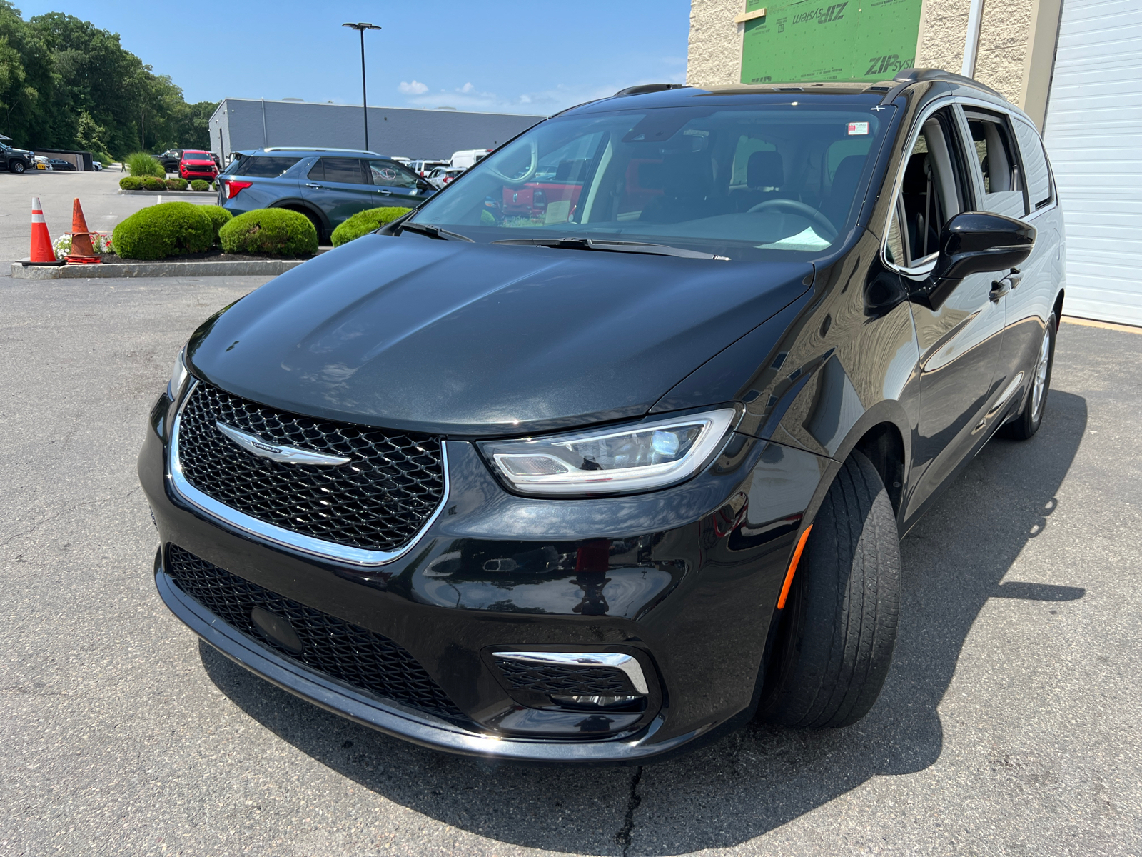 2022 Chrysler Pacifica Touring L 4