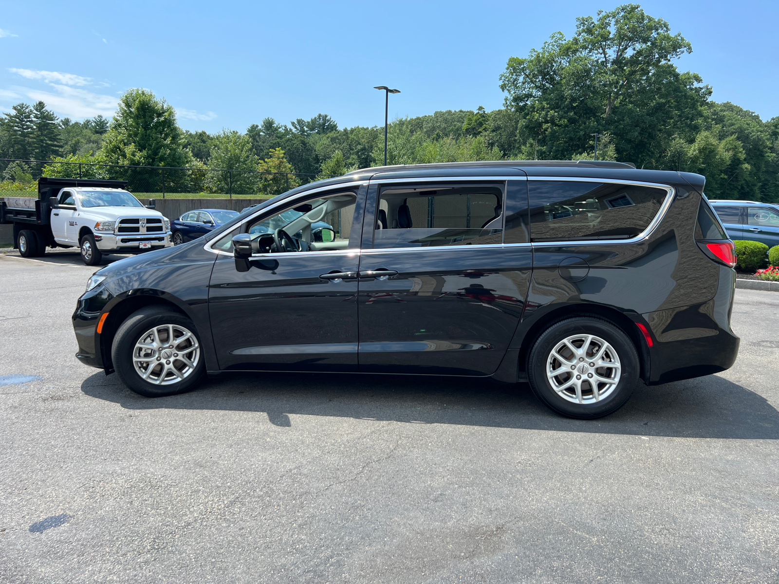 2022 Chrysler Pacifica Touring L 5