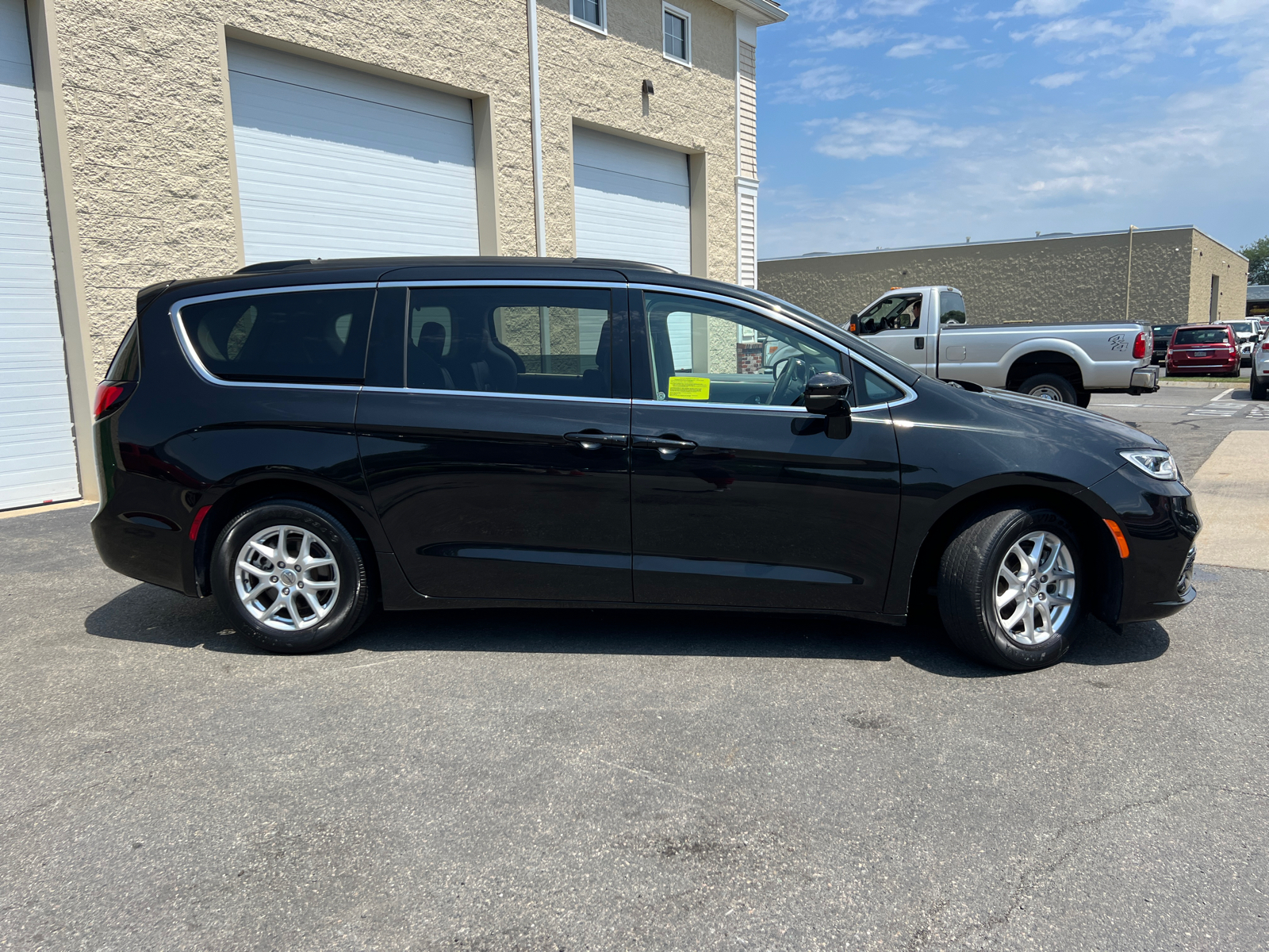 2022 Chrysler Pacifica Touring L 11