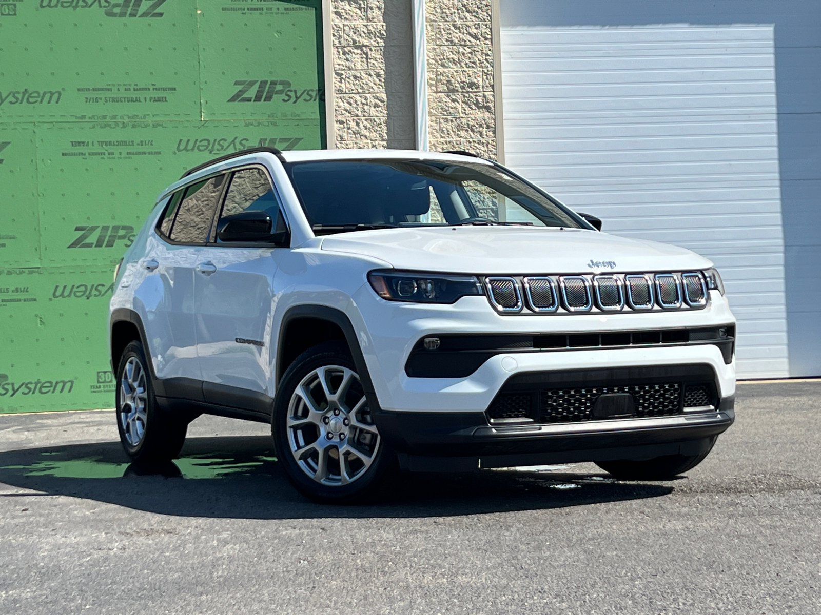 2022 Jeep Compass Latitude Lux 1