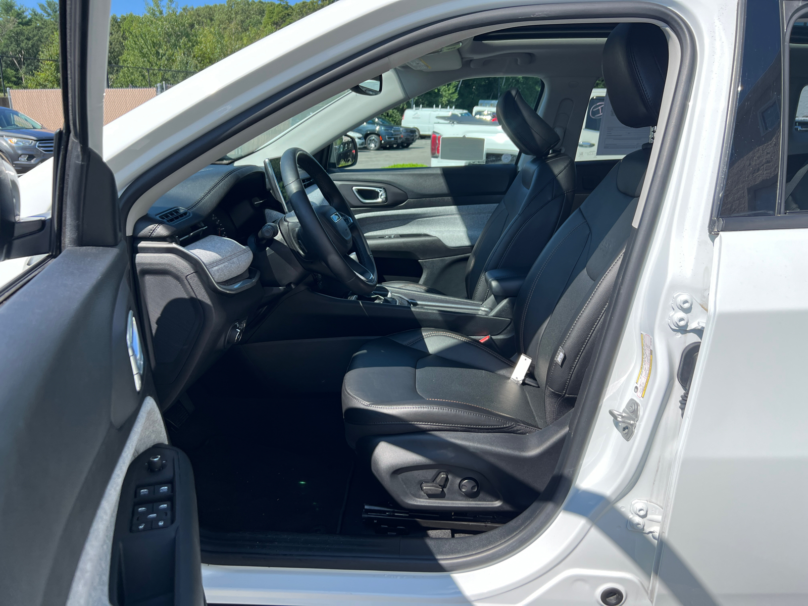 2022 Jeep Compass Latitude Lux 33