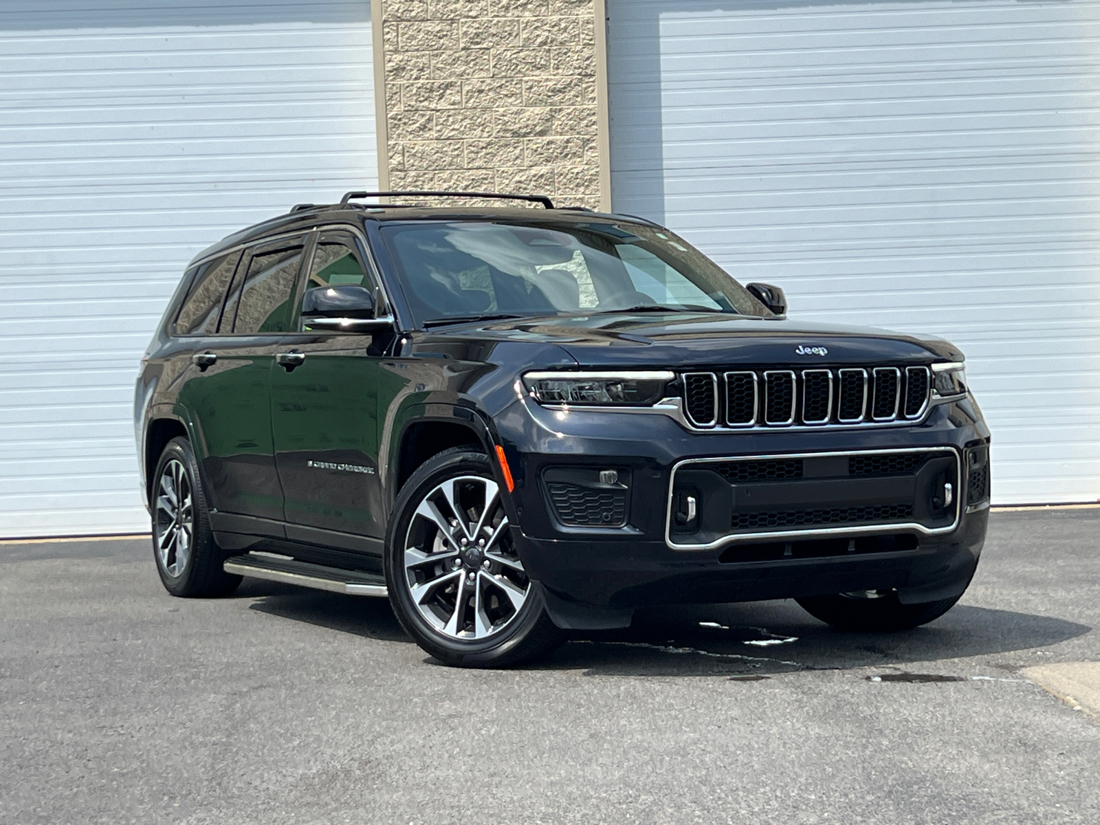 2023 Jeep Grand Cherokee L Overland 1