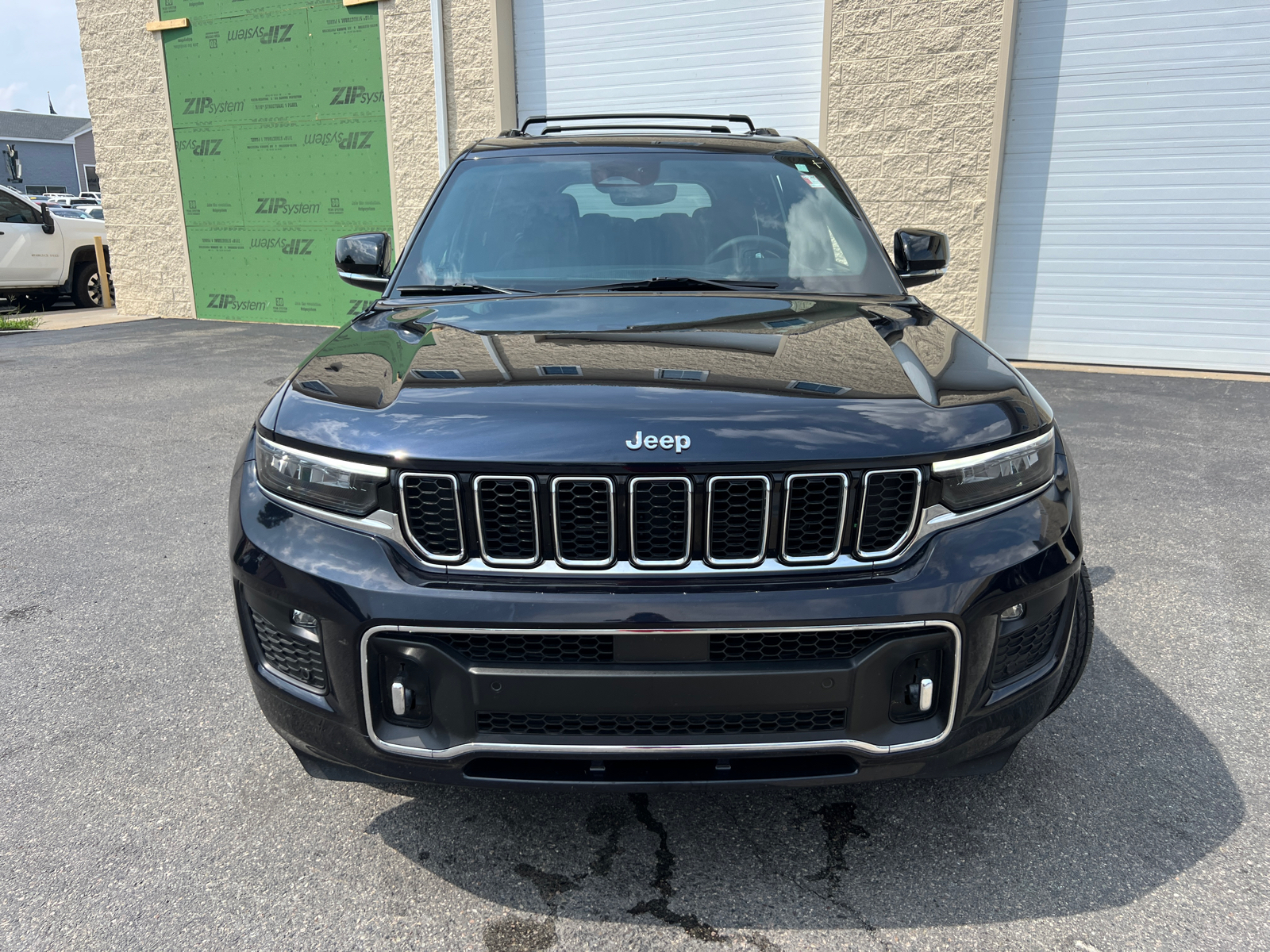 2023 Jeep Grand Cherokee L Overland 3