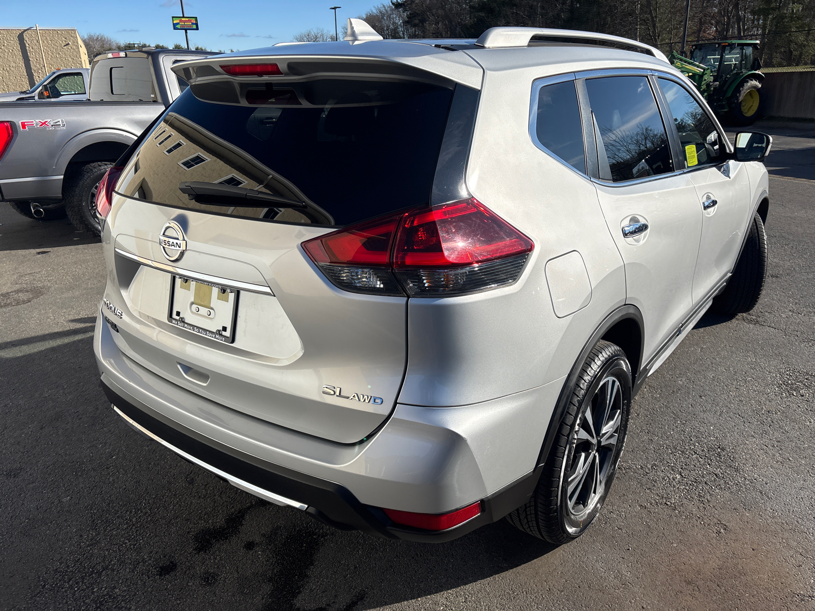 2018 Nissan Rogue SL 11