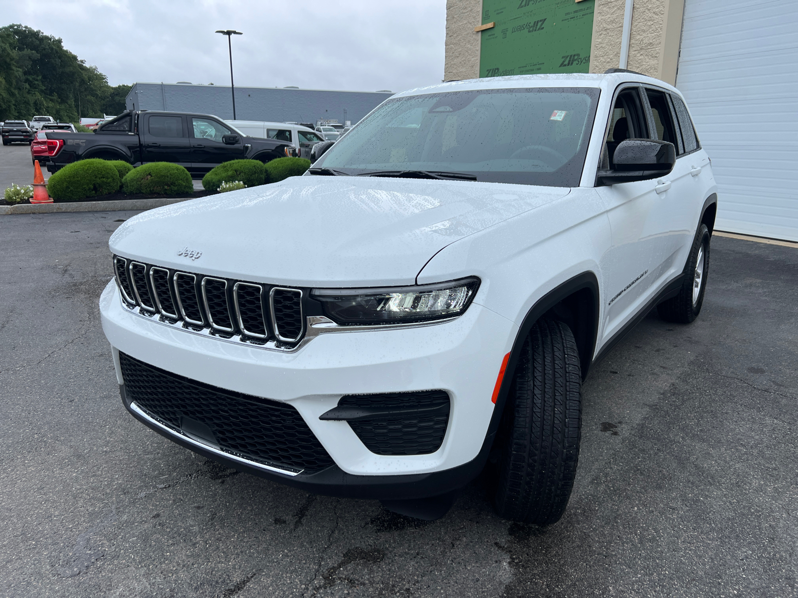 2023 Jeep Grand Cherokee Laredo 4