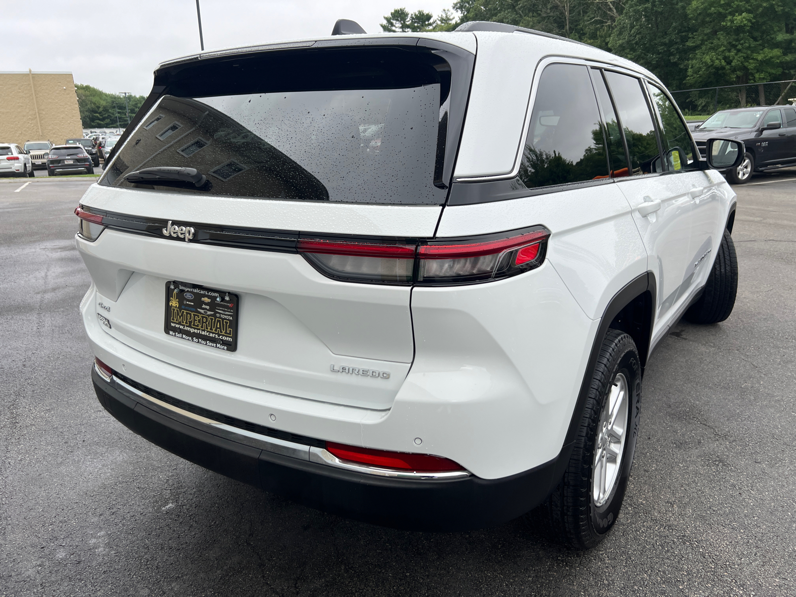 2023 Jeep Grand Cherokee Laredo 10