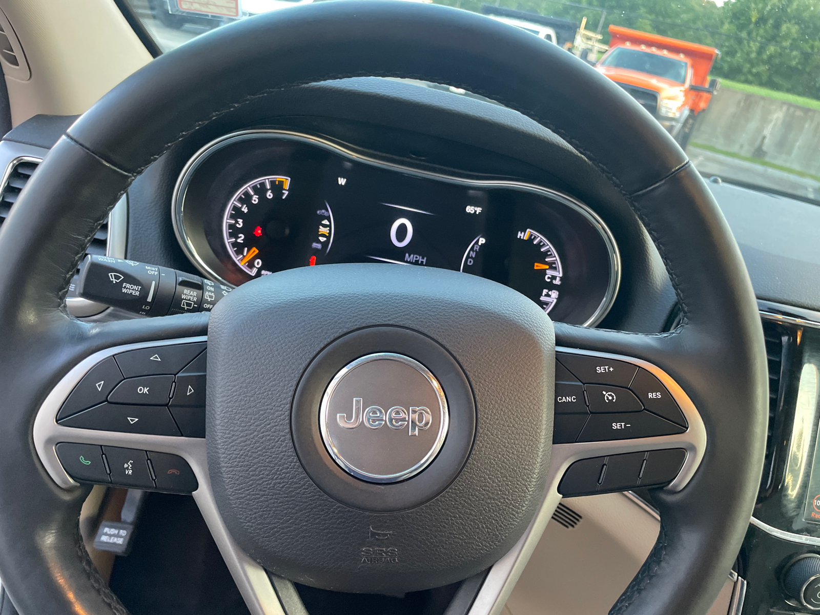 2019 Jeep Grand Cherokee Limited 26