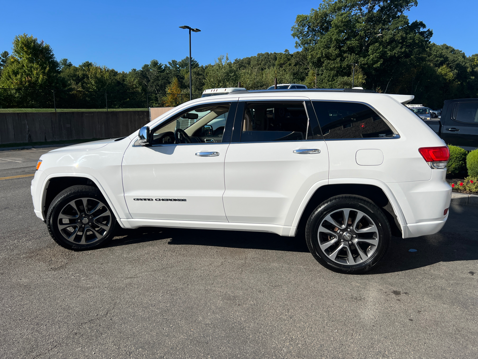 2017 Jeep Grand Cherokee Overland 5