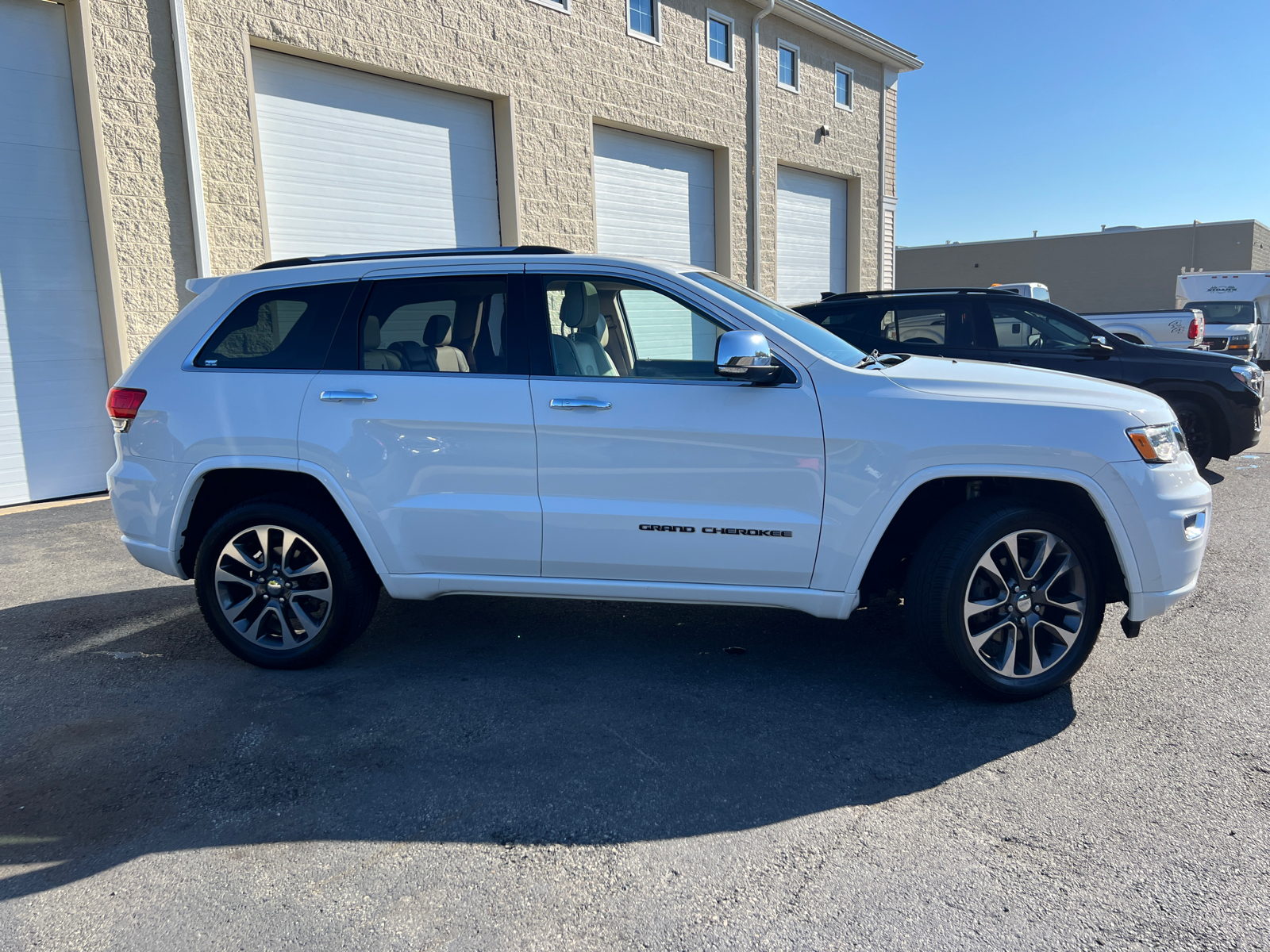 2017 Jeep Grand Cherokee Overland 11