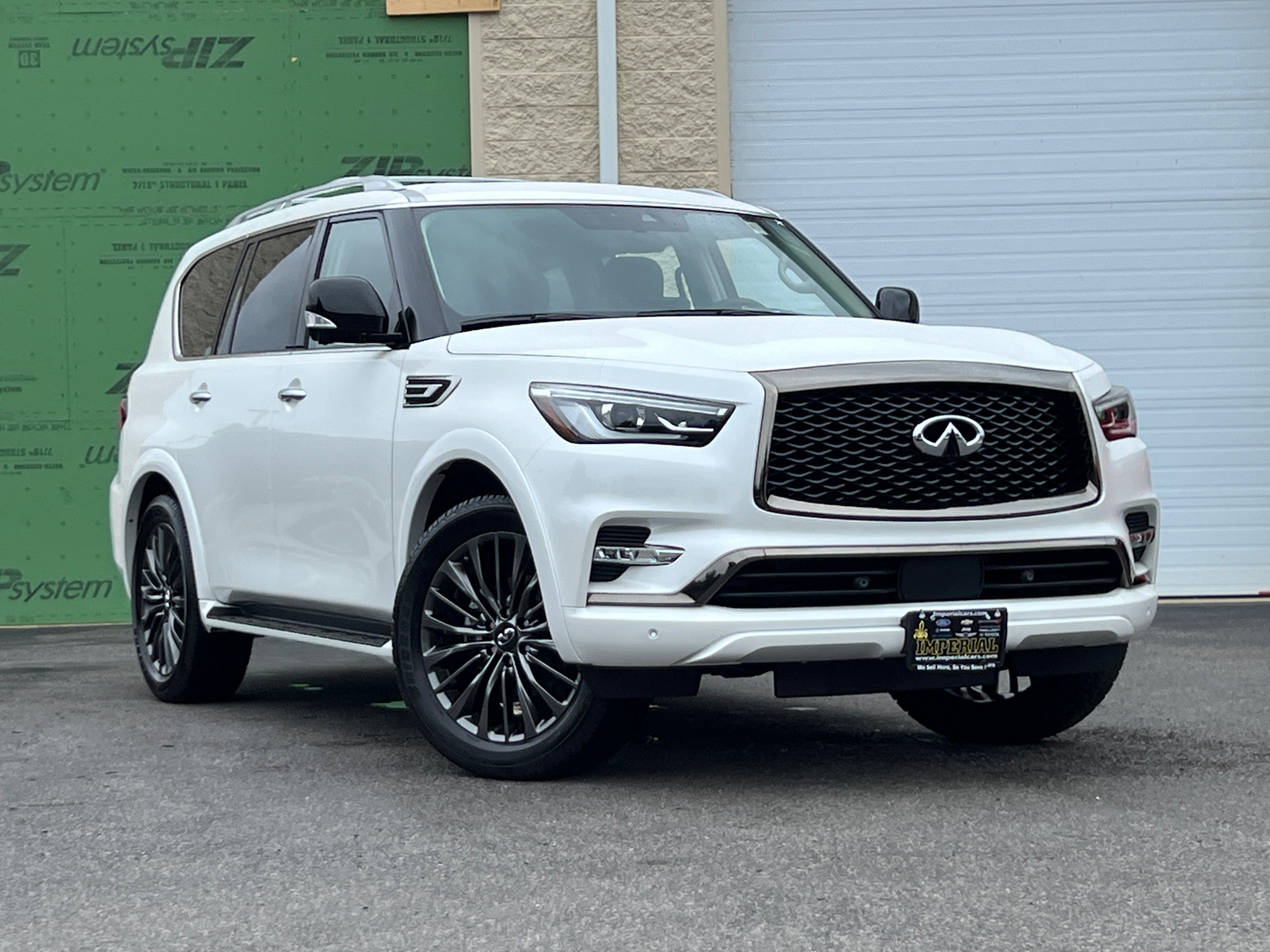 2023 INFINITI QX80 Premium Select 1