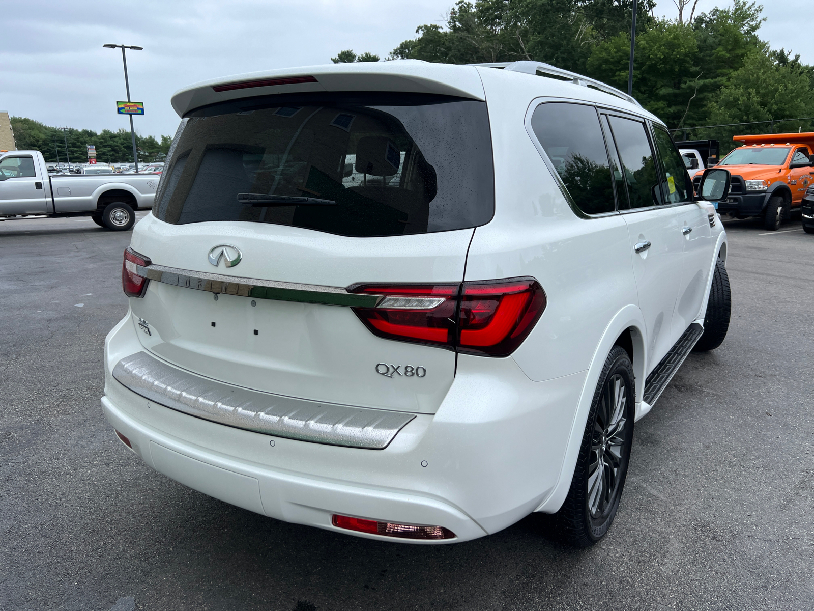 2023 INFINITI QX80 Premium Select 10