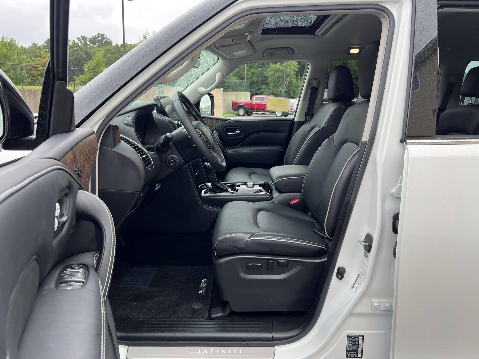 2023 INFINITI QX80 Premium Select 33