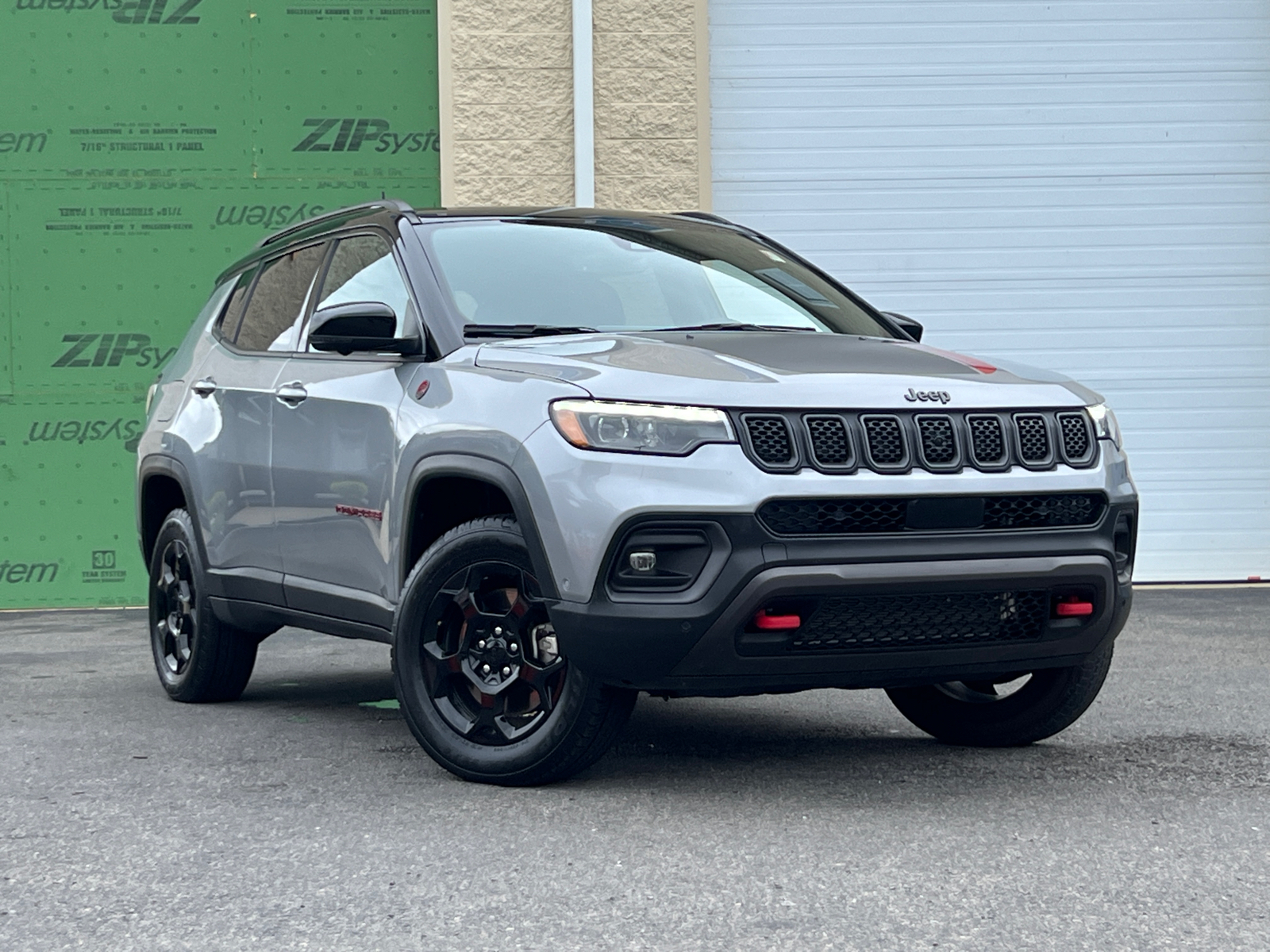 2023 Jeep Compass Trailhawk 1