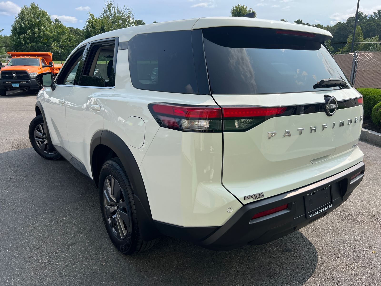 2023 Nissan Pathfinder S 7