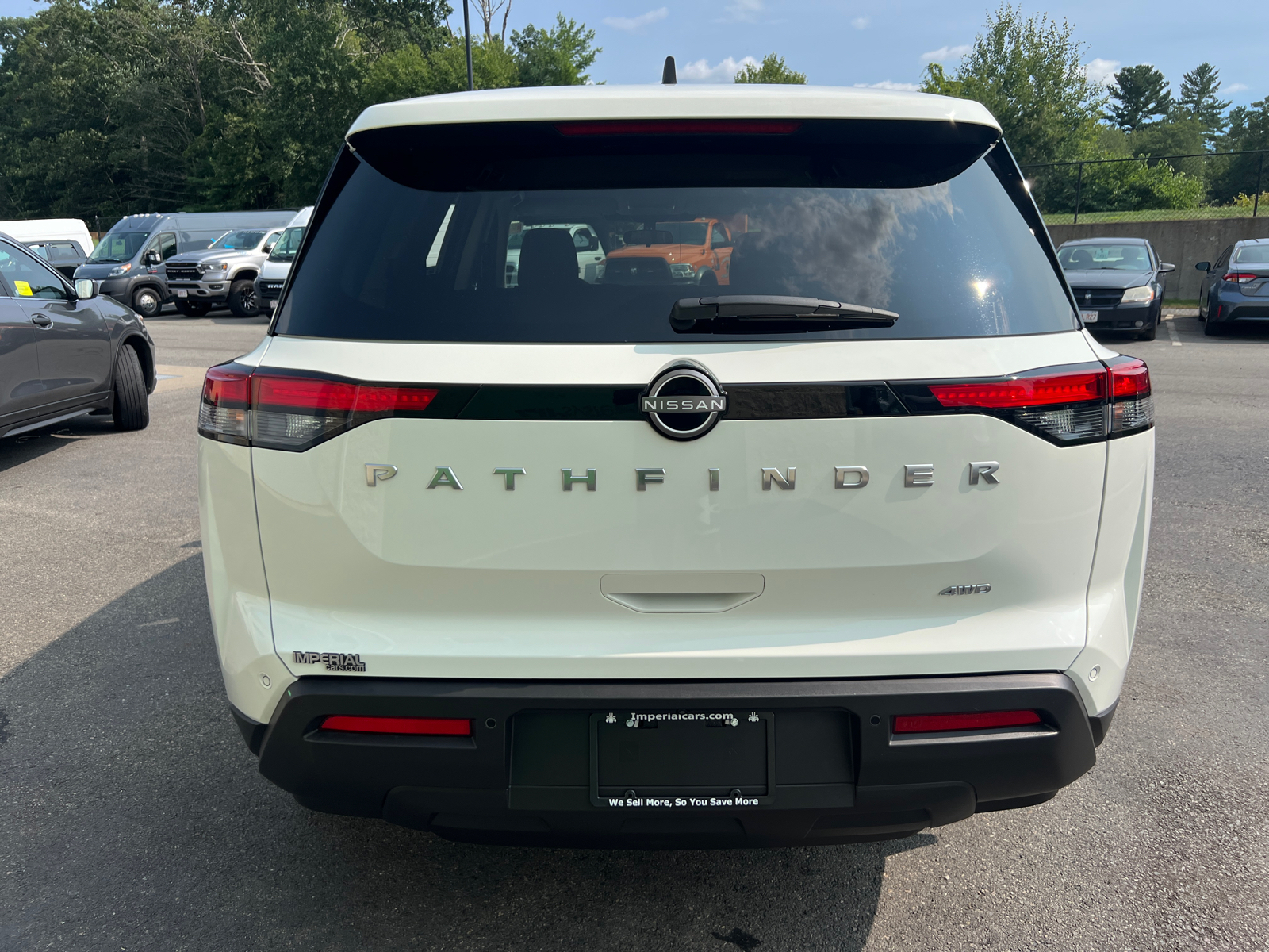 2023 Nissan Pathfinder S 8